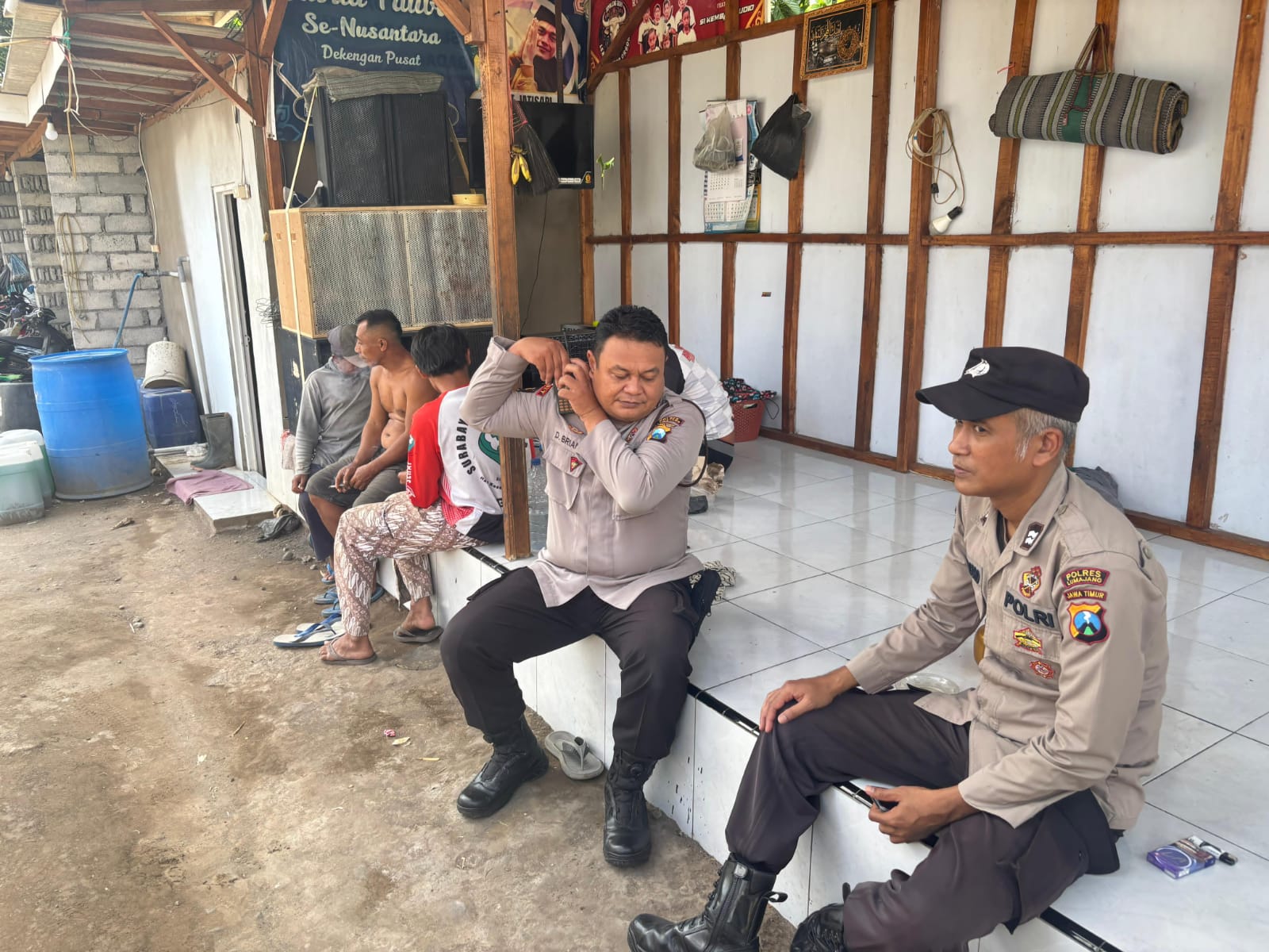 Sambang Dialogis Polsek Tempeh di Desa Jatisari Perkuat Kesadaran Warga Tentang Keamanan Lingkungan dan Peran Aktif Masyarakat Dalam Menjaga Situasi Kamtibmas Kondusif
