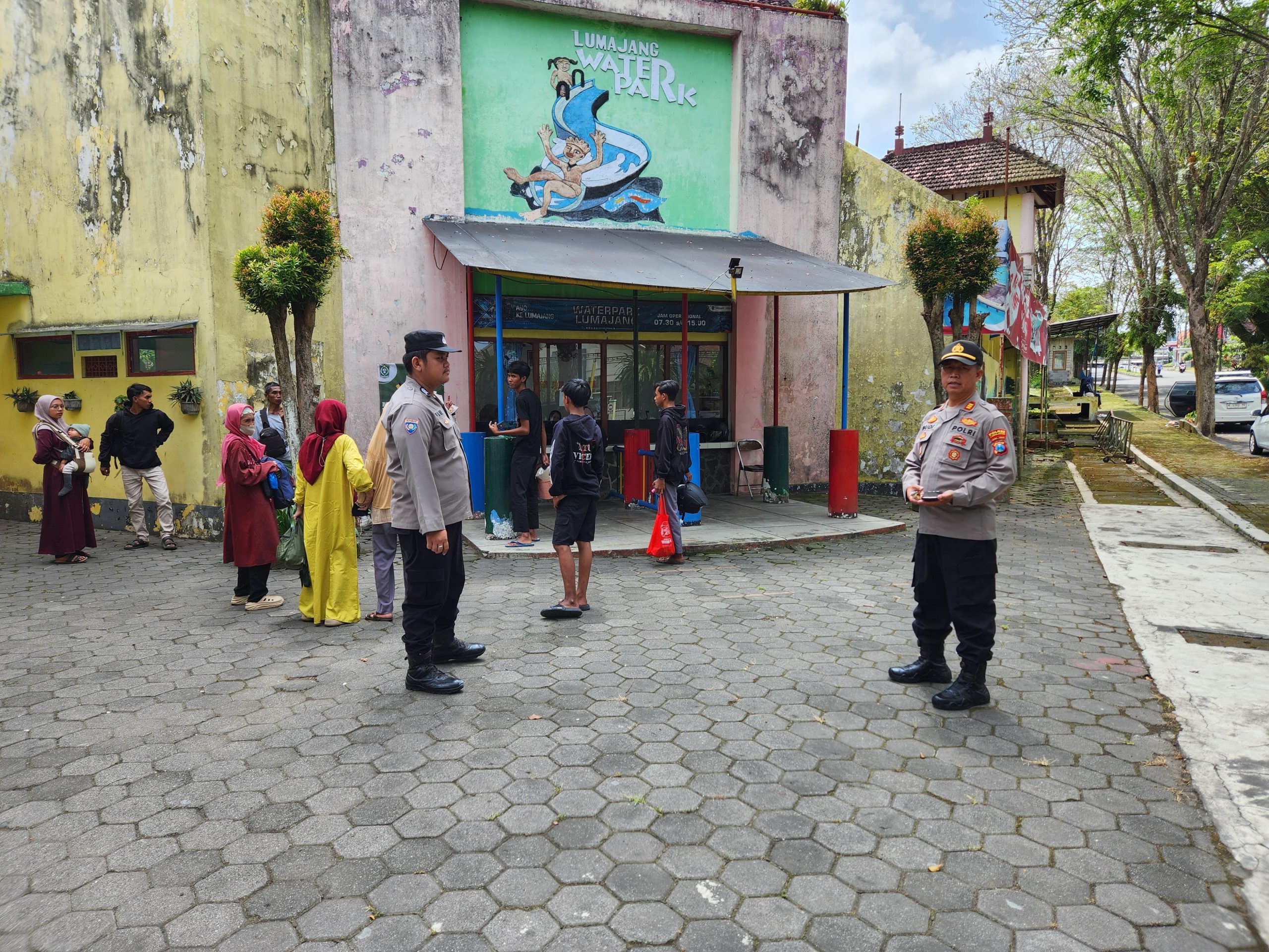 Polisi Intensifkan Patroli di Water Park Wonorejo, Jaga Keamanan Wisatawan Saat Libur Lebaran