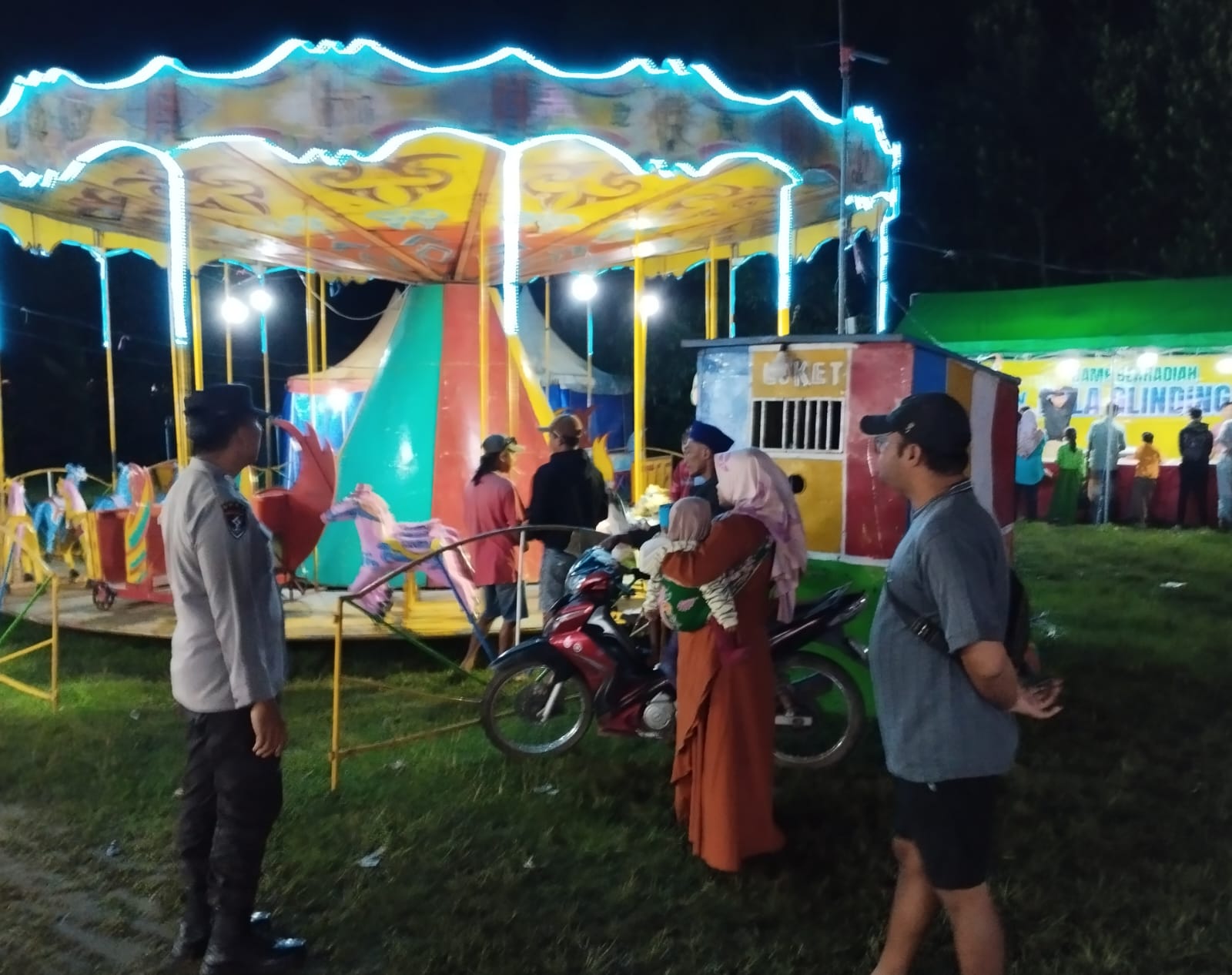 Polsek Ranuyoso Laksanakan Pemantauan dan Pengamanan Pasar Malam