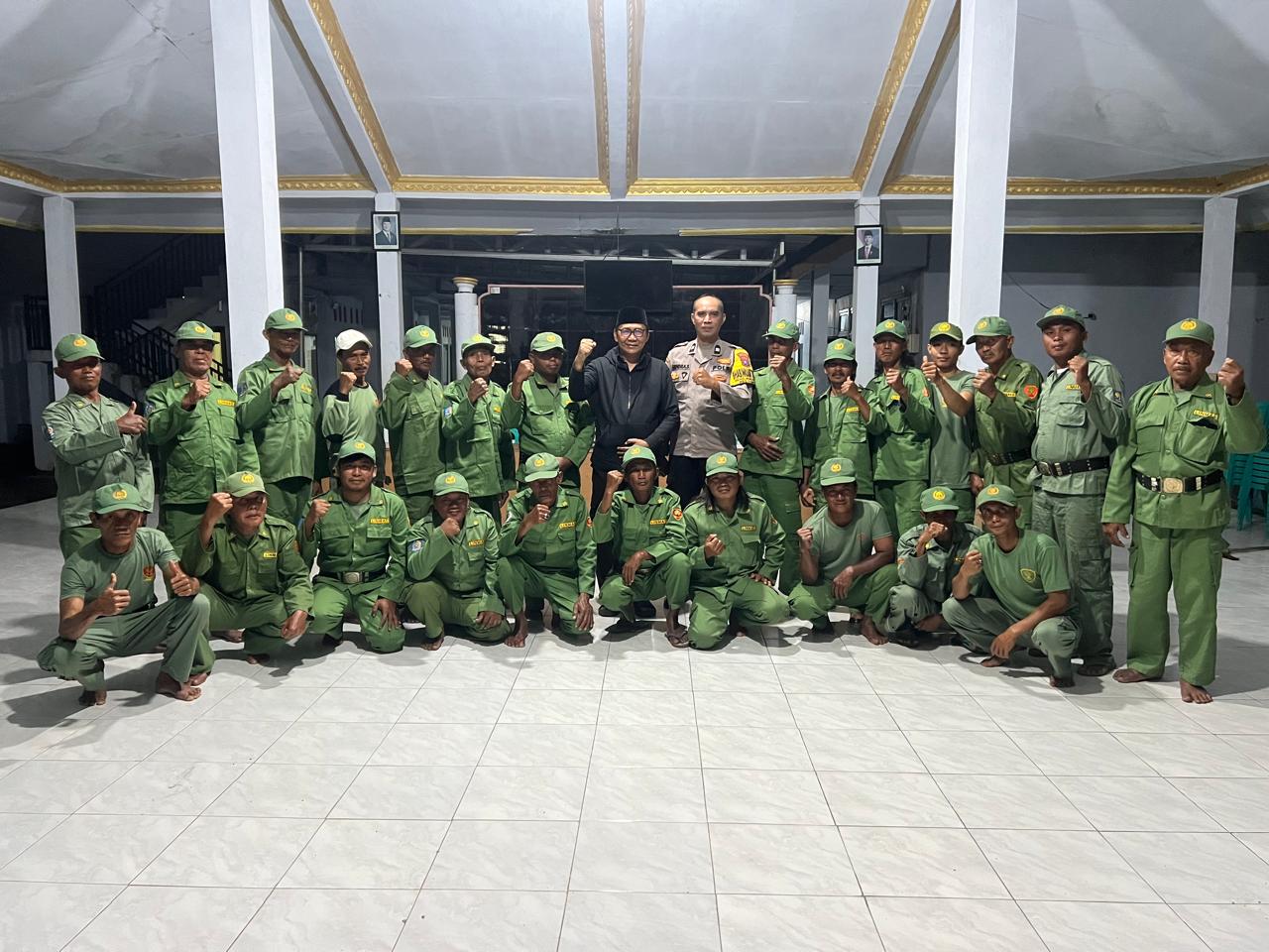 Bhabinkamtibmas Desa Pandanarum Berikan Sosialisasi Peran Satlinmas untuk Mendukung Keamanan dan Ketertiban Masyarakat