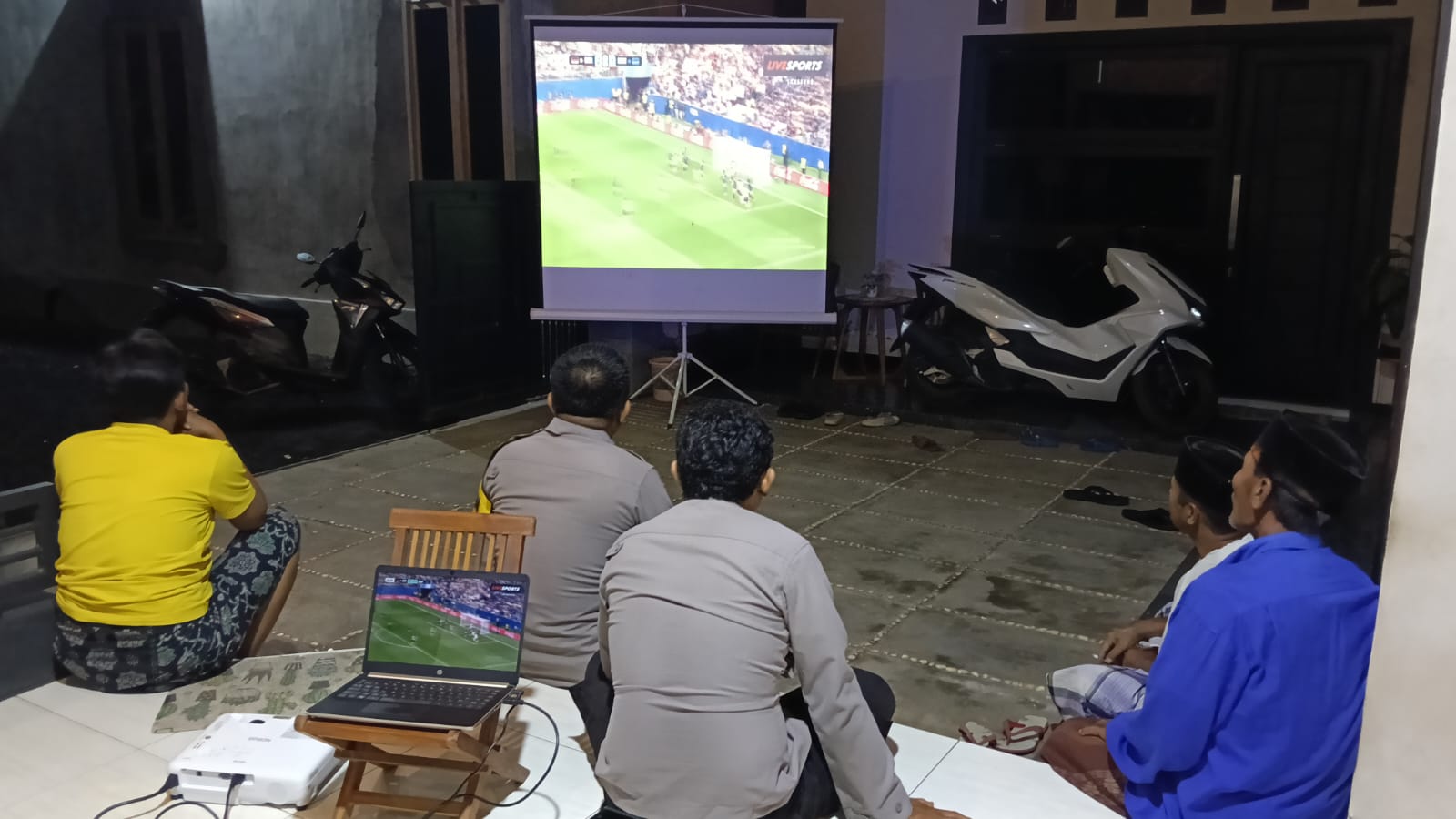 Sambang Siskamling Sampaikan Pesan Kamtibmas