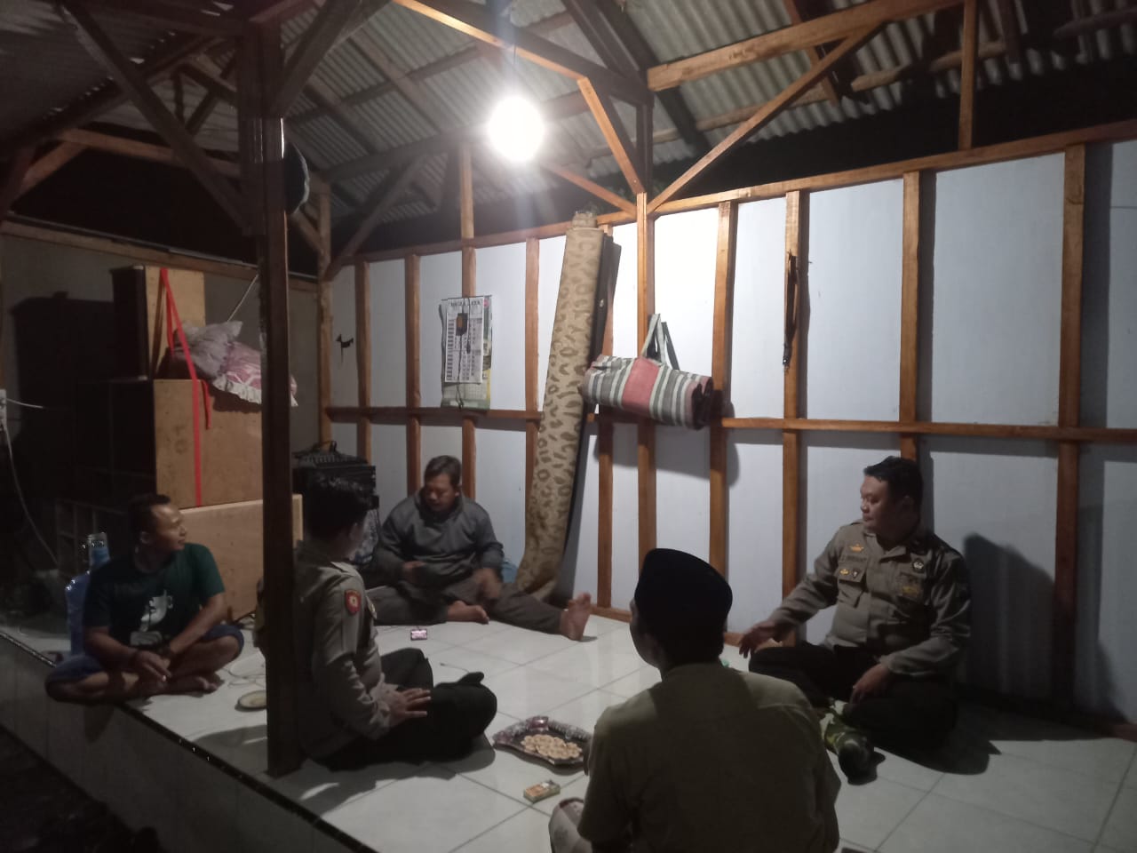 Polsek Tempeh Perkuat Kemitraan dengan Tokoh Masyarakat Melalui Sambang Kamtibmas di Desa Jatisari