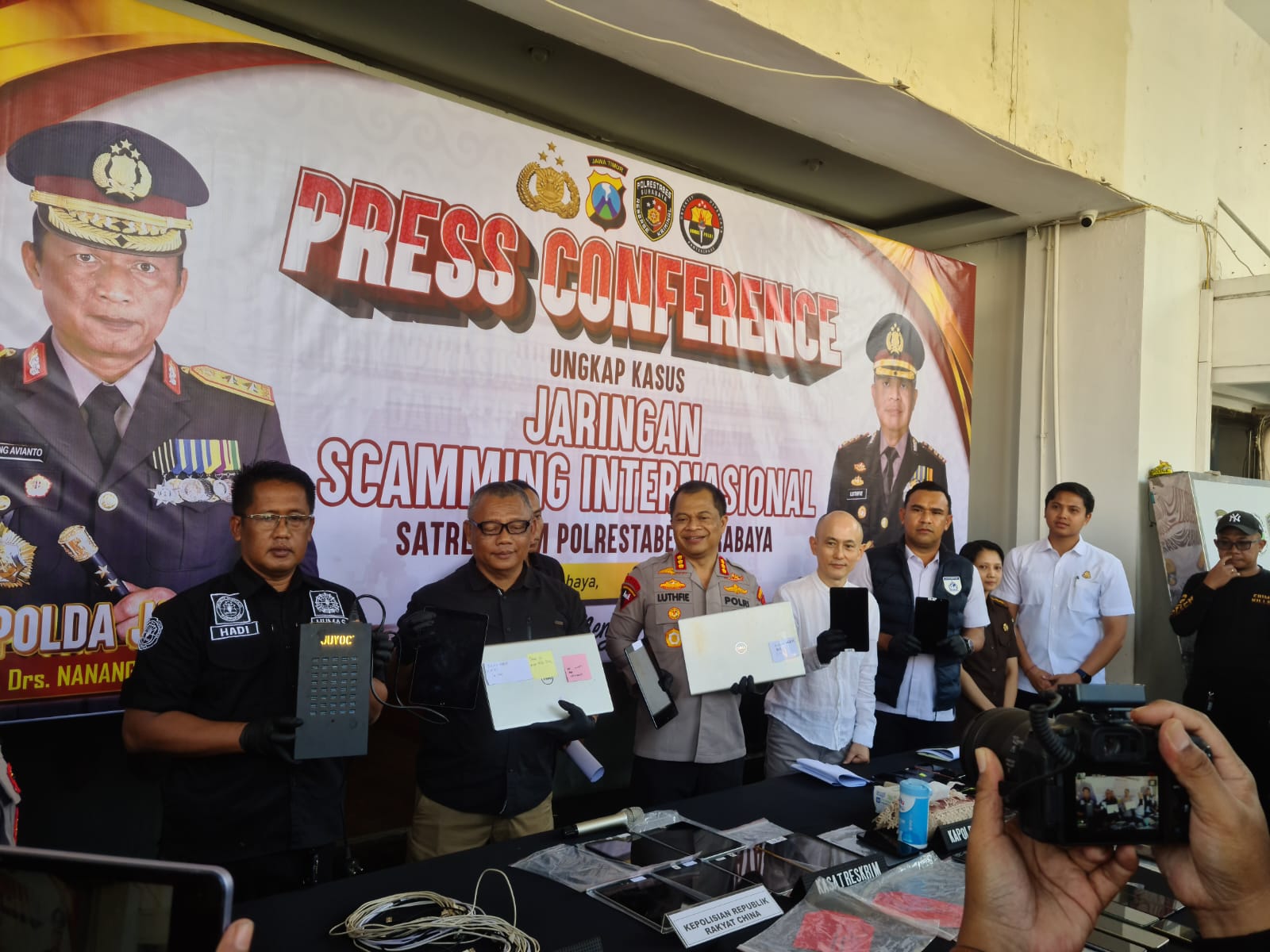 Polrestabes Surabaya Amankan 45 Tersangka Hasil Pengembangan Penyidikan Kasus Siber Internasional