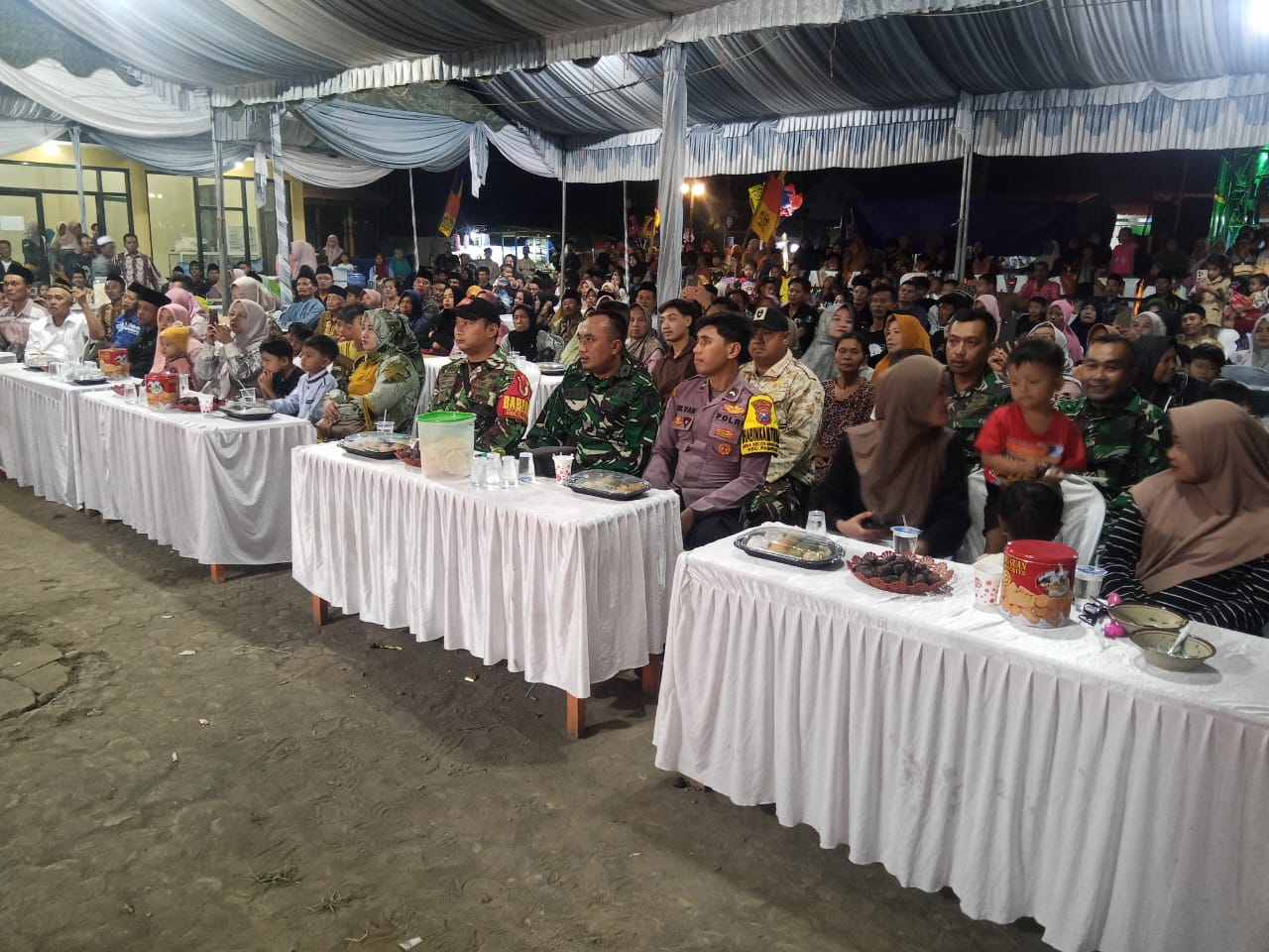 Polsek Pasirian Amankan Pagelaran Wayang Selamatan Desa dan Sambut 1 Muharam di Selok Awar-Awar