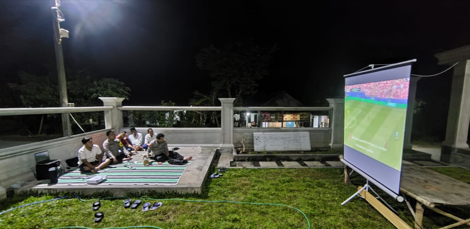 Personel Polsek Ranuyoso Laksanakan Pemantauan Nonton Bareng Piala Dunia 2026, Ciptakan Situasi Aman dan Kondusif