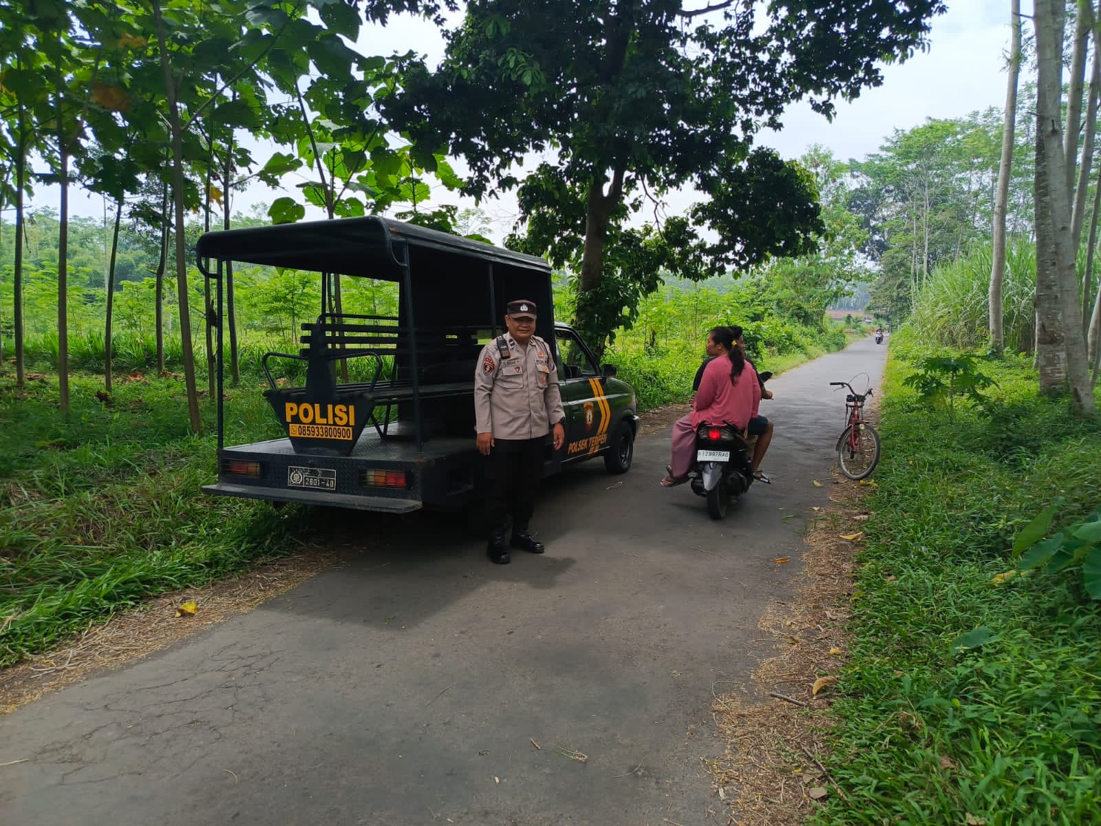 Patroli Strong Point Polsek Tempeh Ditingkatkan, Perkuat Keamanan Jalur Perbatasan Desa Pulo dan Desa Besuk