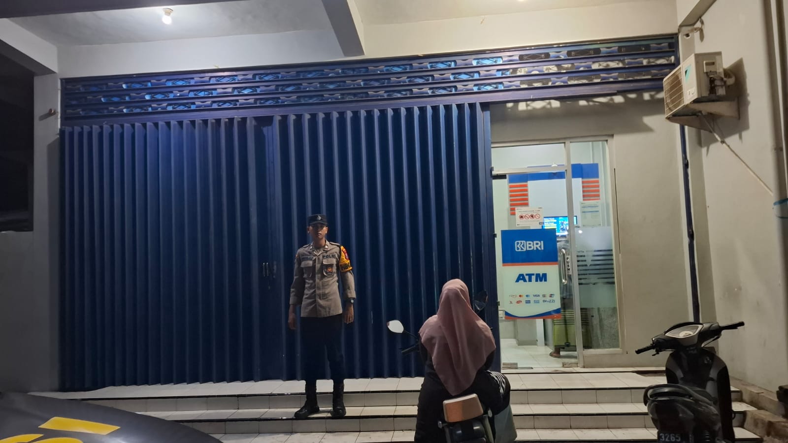 Polsek Tempeh Gelar Patroli Dialogis di Area Perbankan dan Rumah ATM BRI Unit Pulo untuk Cegah Kejahatan 3C