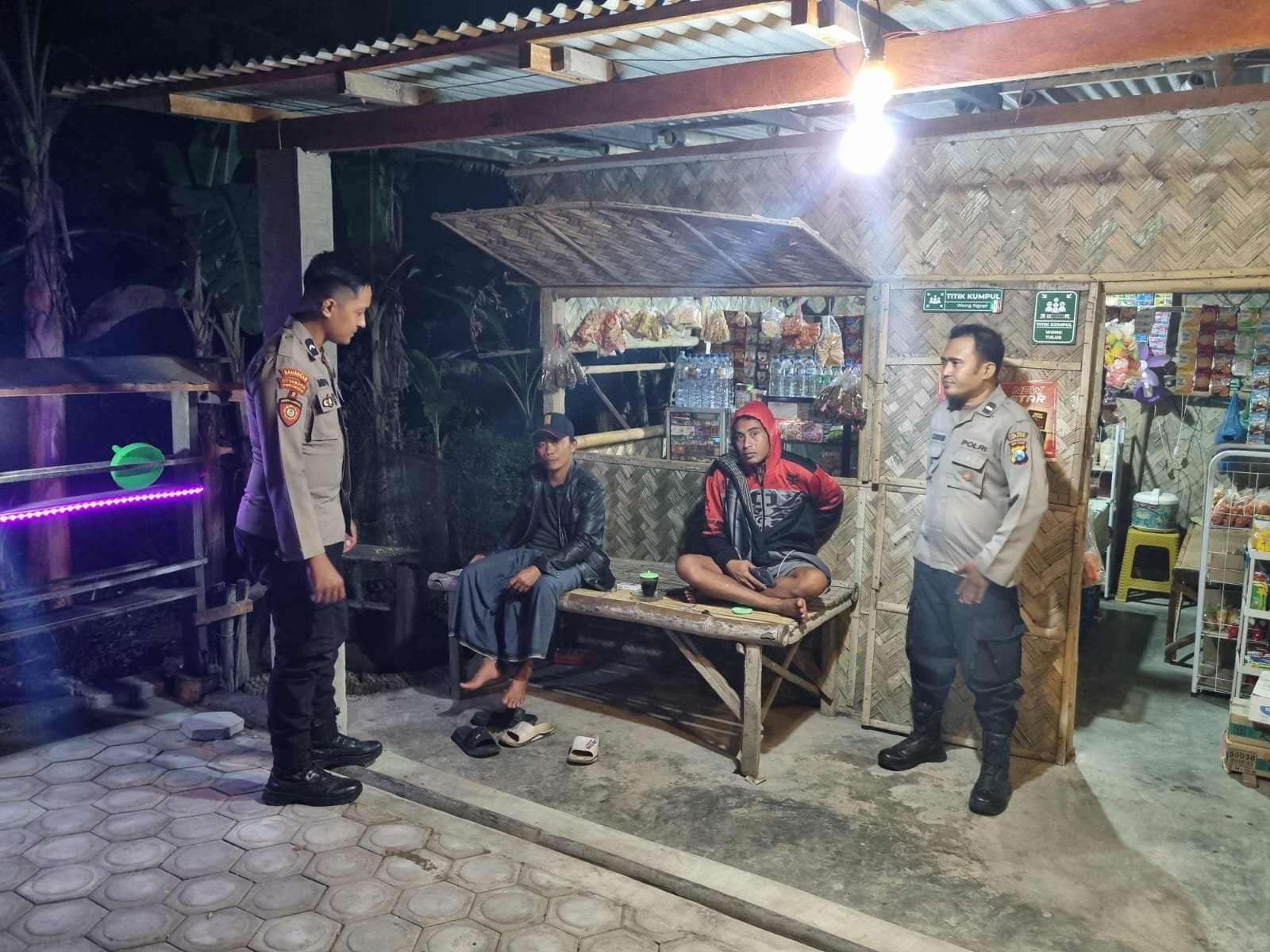 Patroli kewilayahan di sejumlah titik rawan di wilayah hukum Kecamatan Tekung