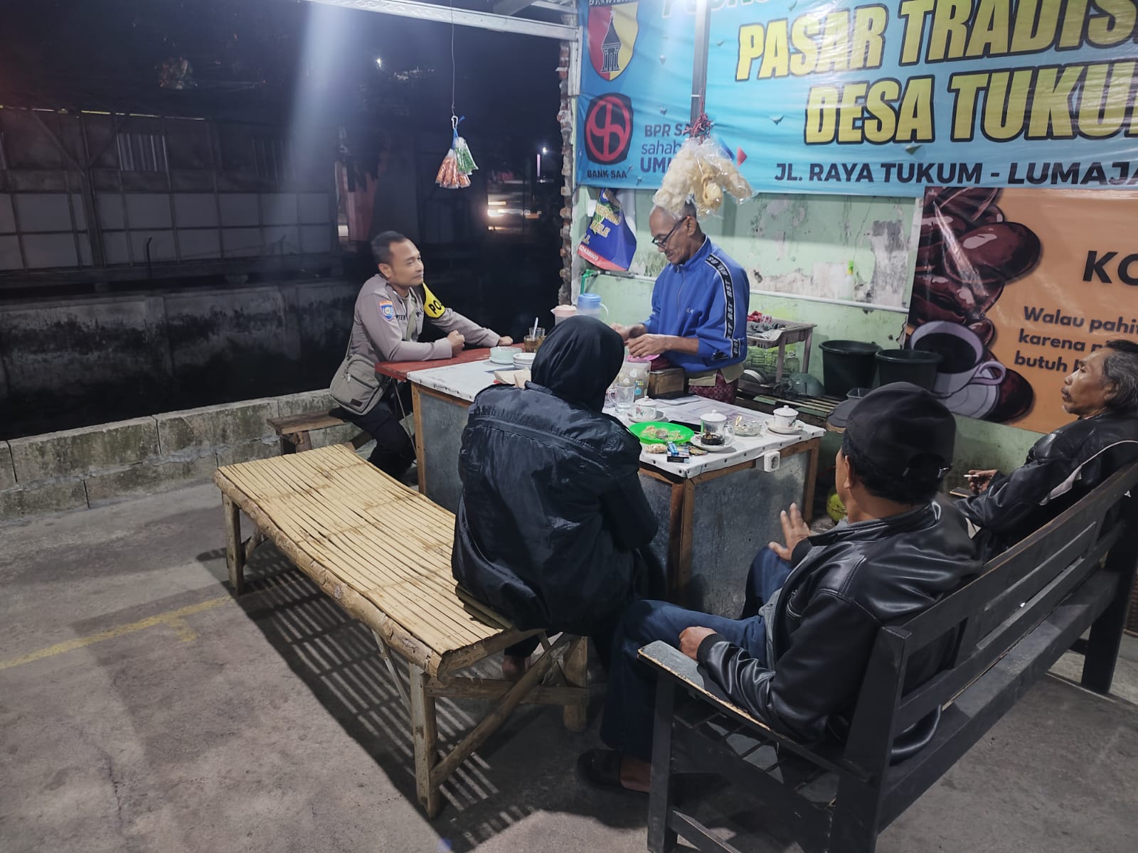 Anggota Polsek Tekung terus menggencarkan kegiatan patroli kewilayahan di sejumlah titik rawan di wilayah hukum Kecamatan