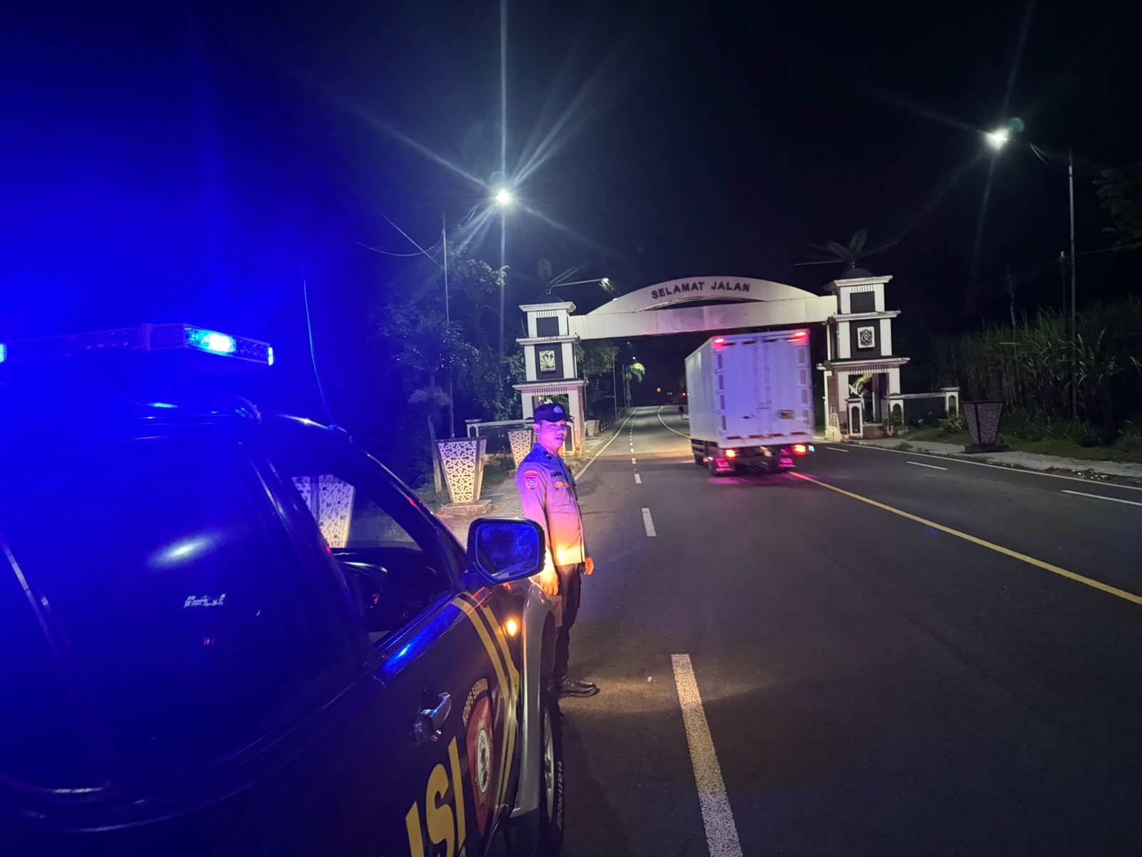 Patroli Malam Hari Polsek di Sepanjang Jalan Raya Ranuyoso Antisipasi Kejahatan Jalanan
