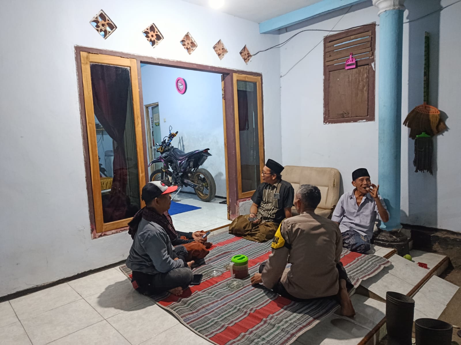 Patroli Dialogis Polsek Padang Perkuat Kamtibmas, Warga Diajak Waspada terhadap Aksi Kriminalitas