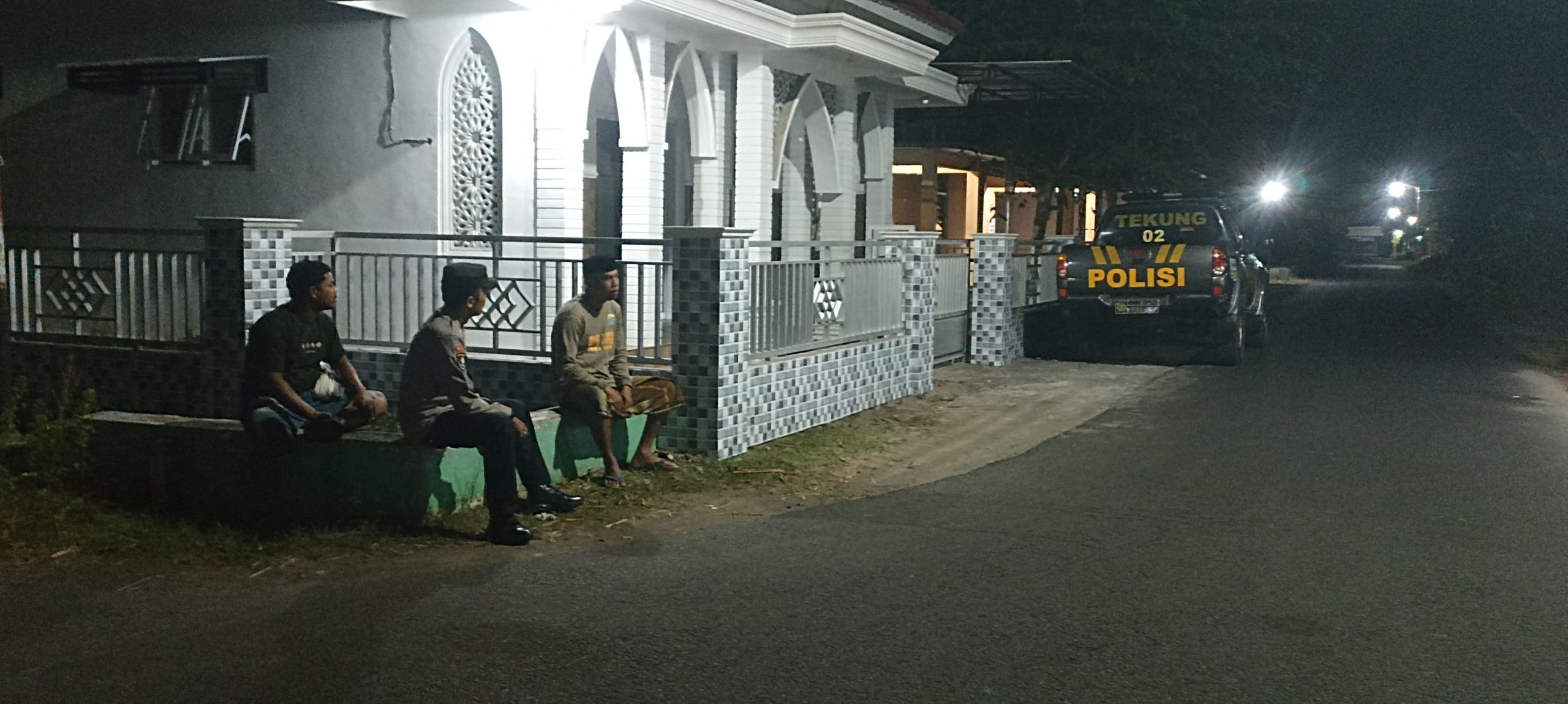 Patroli Malam, Polsek Tekung Sambangi Warga Wonogriyo untuk Perkuat Keamanan Lingkungan