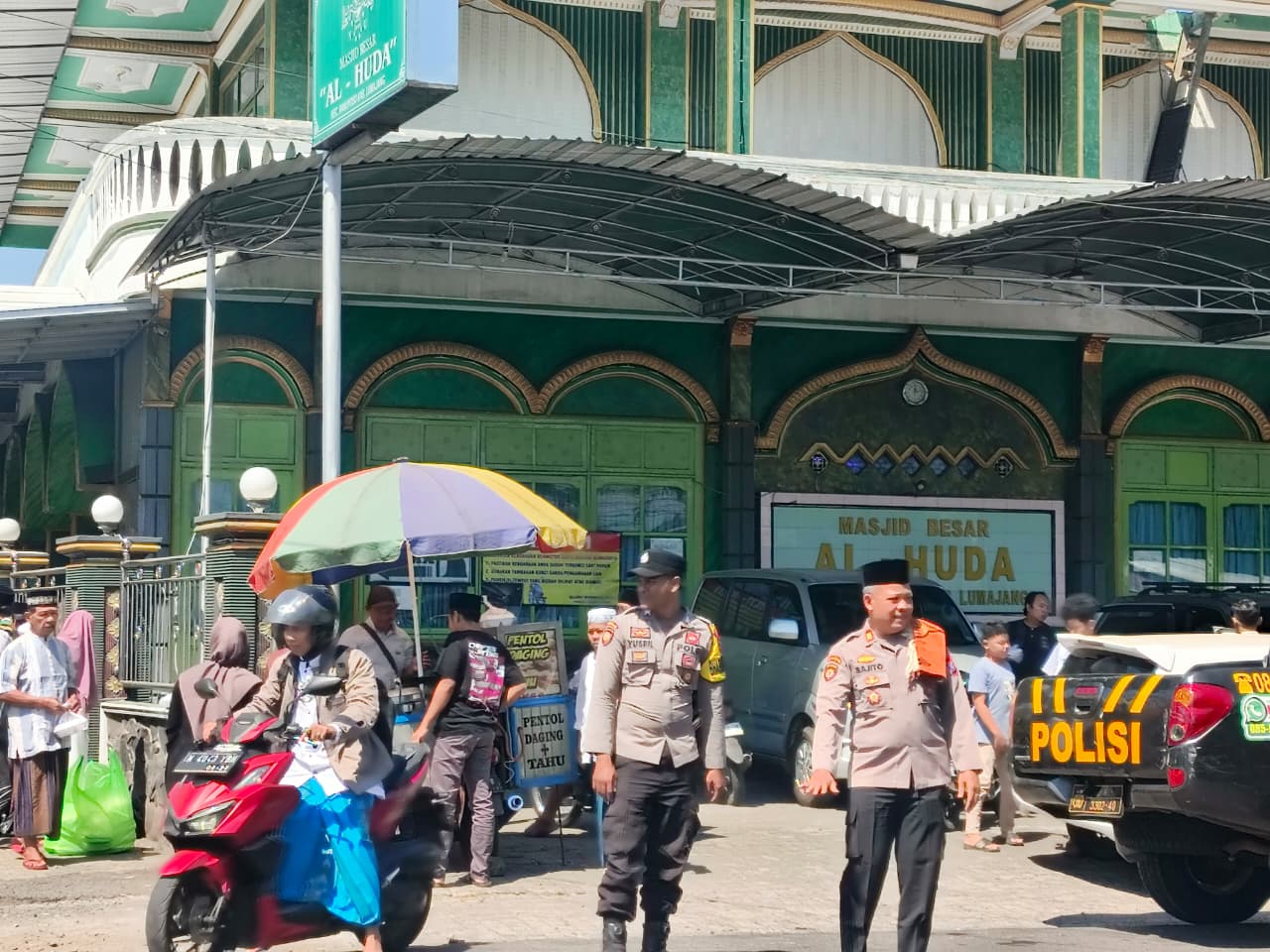 Polsek Ranuyoso Melaksanakan Pengamanan dan Turlalin di Masjid Al Huda Ranuyoso