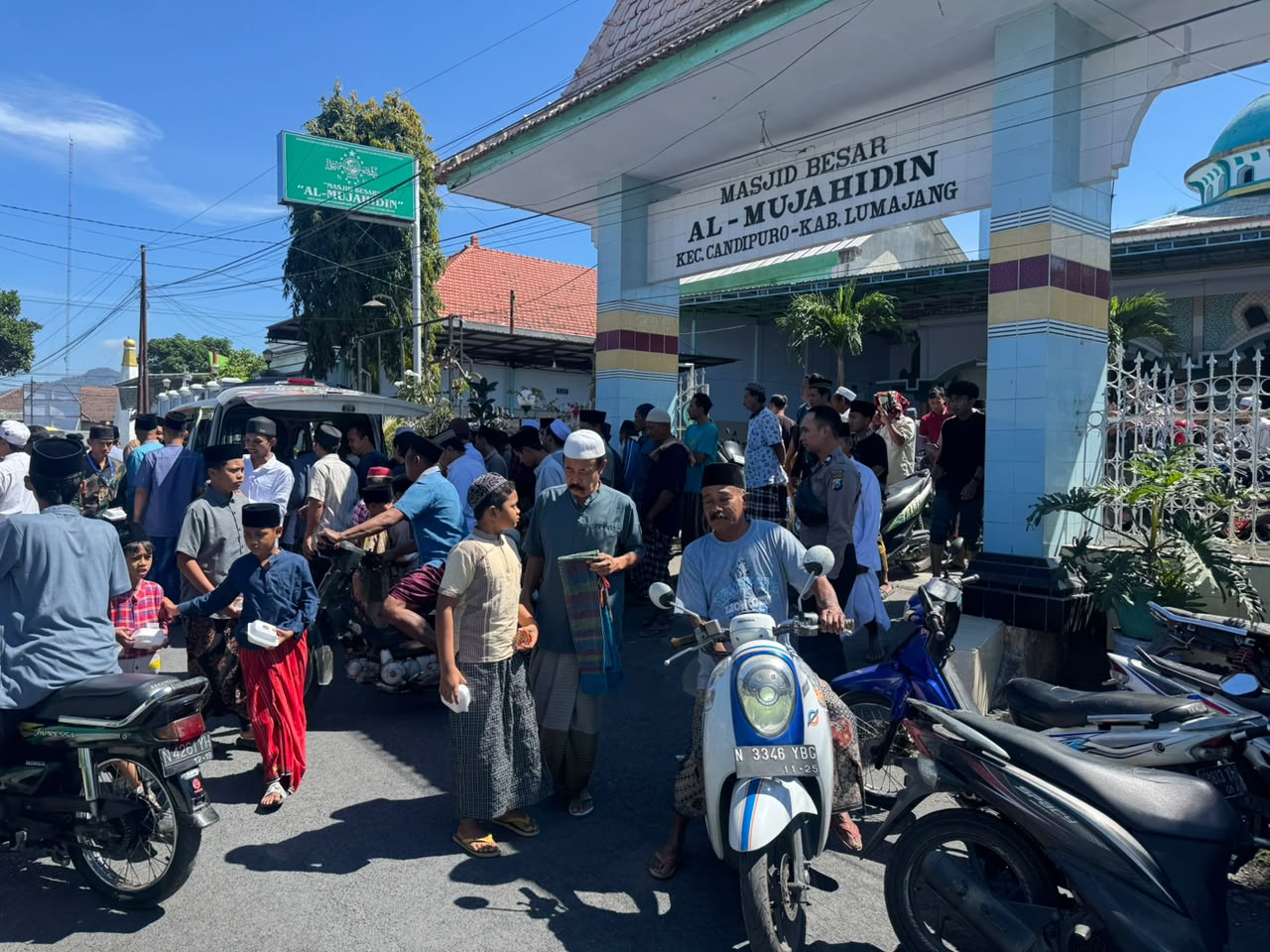 Polsek Candipuro Amankan Salat Jumat, Kapolsek Pastikan Jamaah Beribadah dengan Aman dan Nyaman
