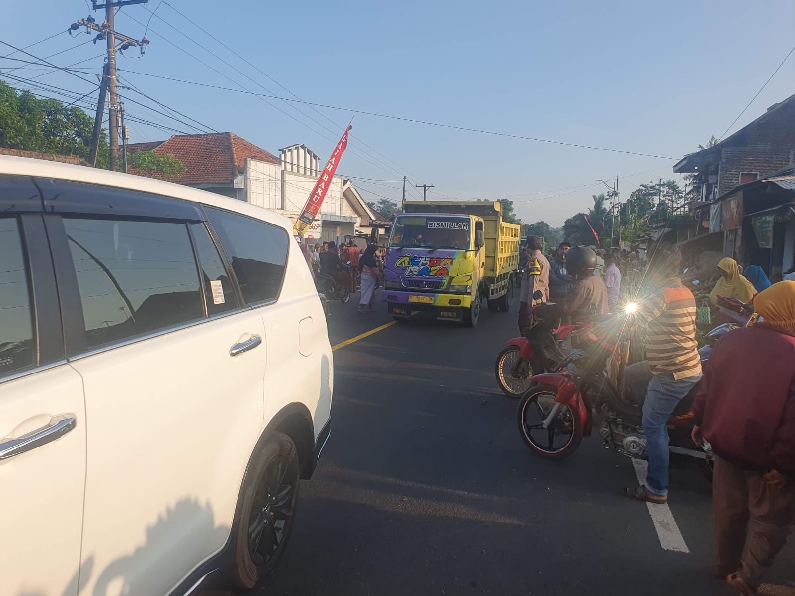 Patroli Pengaturan Arus Lalu Lintas di Pasar Gedang Wates Wetan