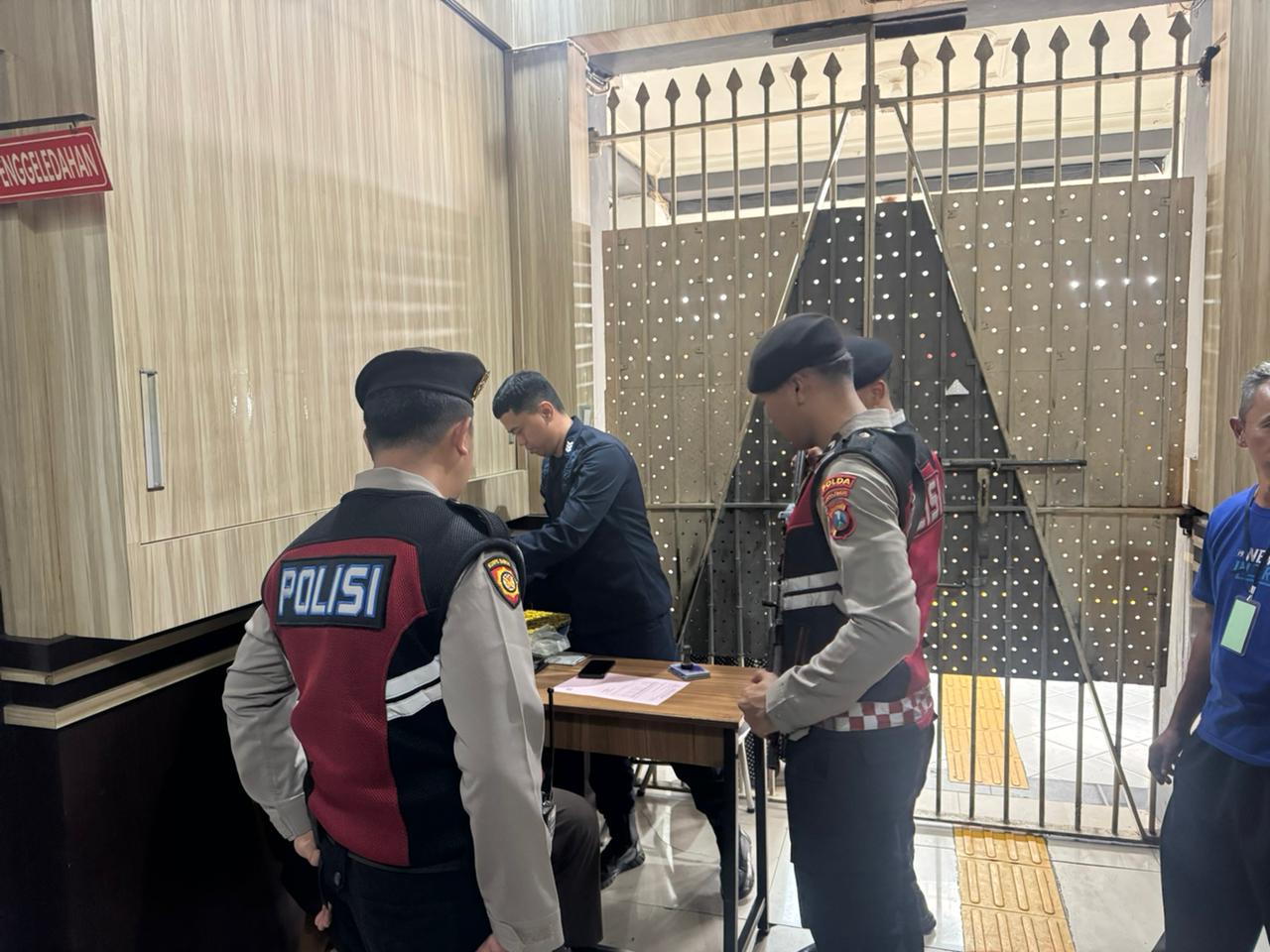 Gelar Patroli Perintis Presisi Malam Hari, Sat Samapta Polres Lumajang Pastikan Keamanan Lapas Terkendali