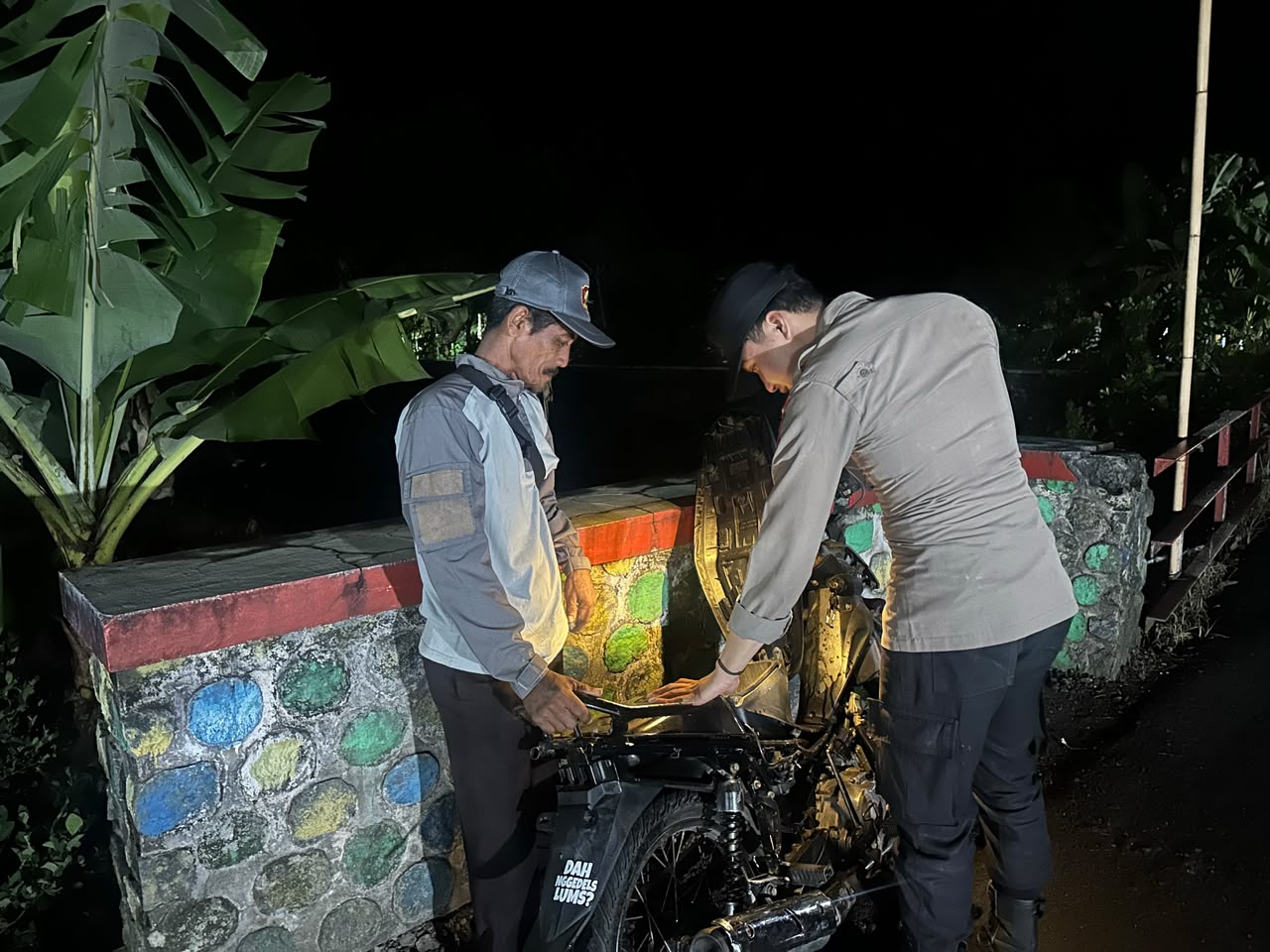 Patroli Blue Light Polsek Tempursari Sisir Titik Rawan, Cegah 3C dan Balap Liar pada Dini Hari