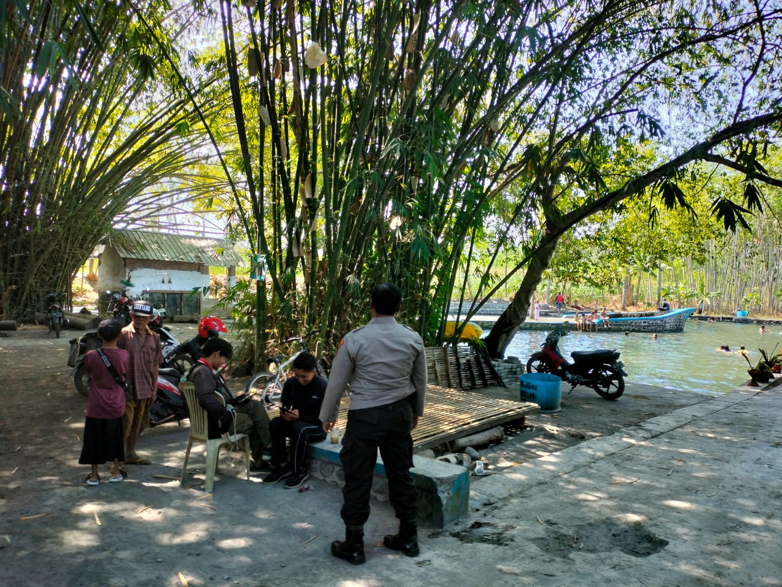 Sambang Dialogis Polsek Tempeh Perkuat Kesadaran Warga Desa Tempeh Tengah dalam Menjaga Keamanan dan Ketertiban Lingkungan