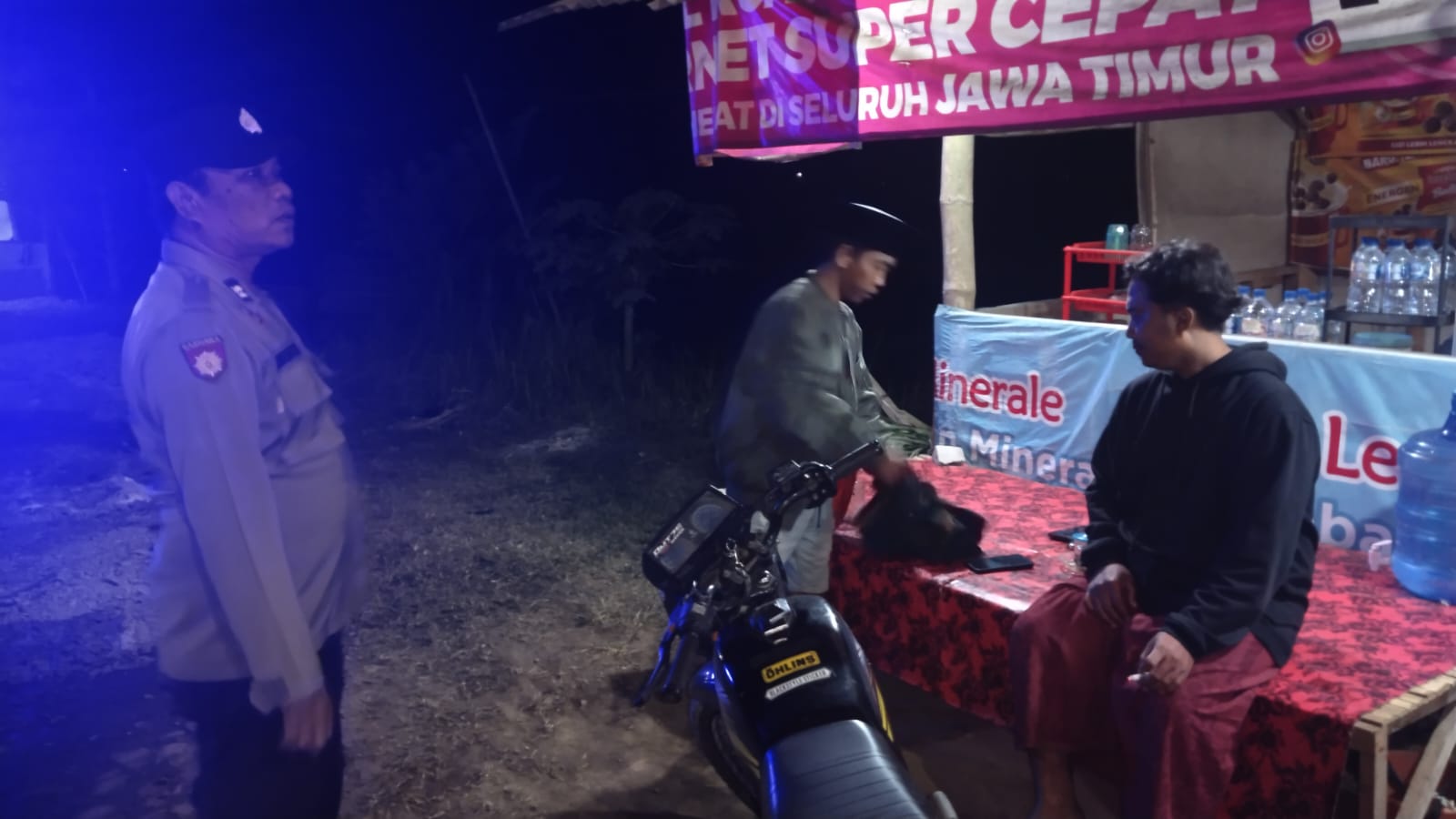 Polsek Jatiroto Patroli Dialogis, Ingatkan Warga Gunakan Kunci Ganda Kendaraan