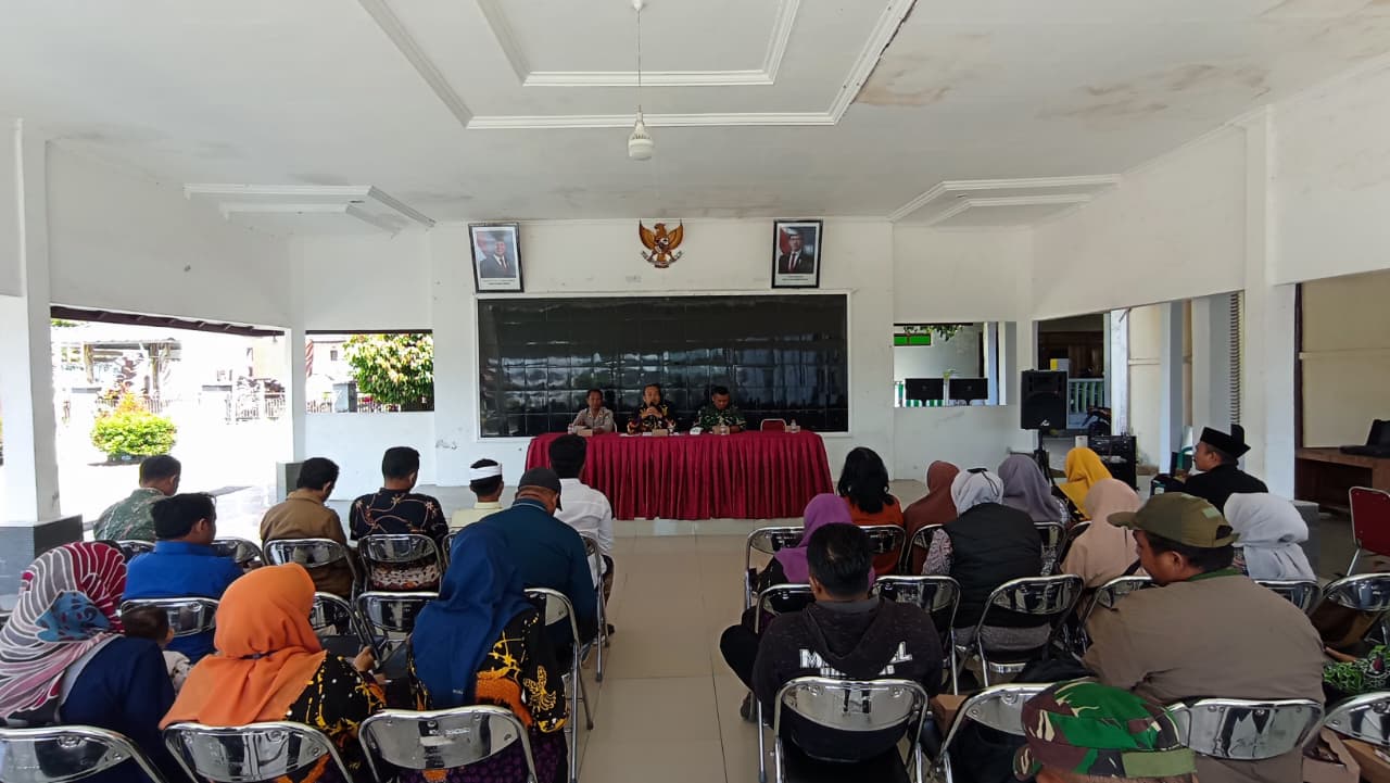 Kapolsek Senduro Hadiri Pembentukan Panitia HUT RI ke-81, Ajak Semua Elemen Sukseskan Perayaan Kemerdekaan