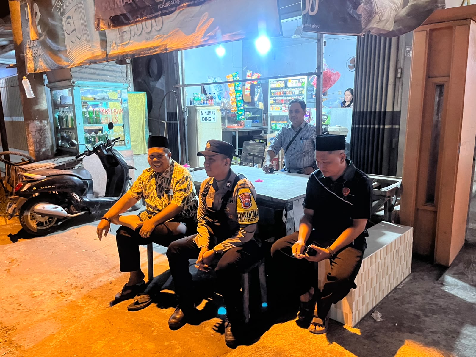 Sambang Dialogis Polsek Tempeh Perkuat Kesadaran Warga Desa Gesang dalam Menjaga Keamanan Lingkungan