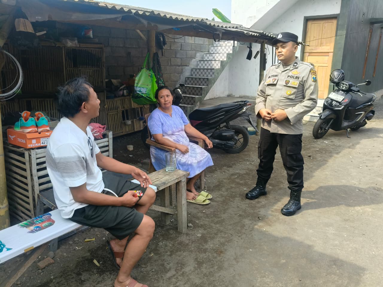 Door To Door, Kanit Binmas Polsek Sukodono Berikan Pesan Kamtibmas di Desa Sumberejo
