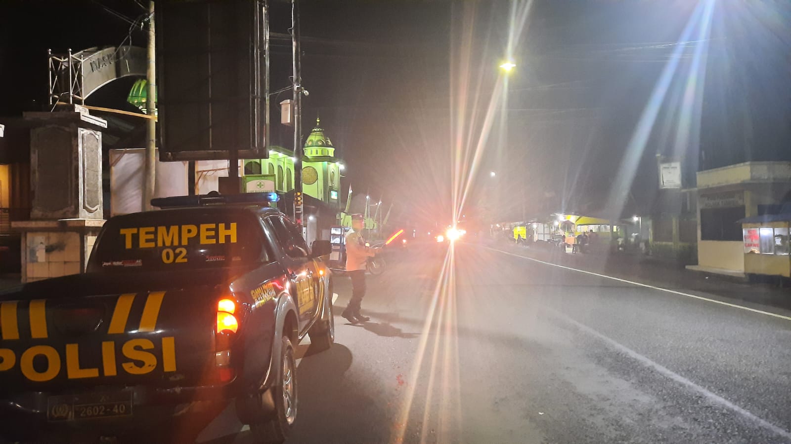 Patroli Blue Light Polsek Tempeh di Pertigaan Warkut Desa Besuk Perkuat Pencegahan Kejahatan dan Tingkatkan Rasa Aman Masyarakat