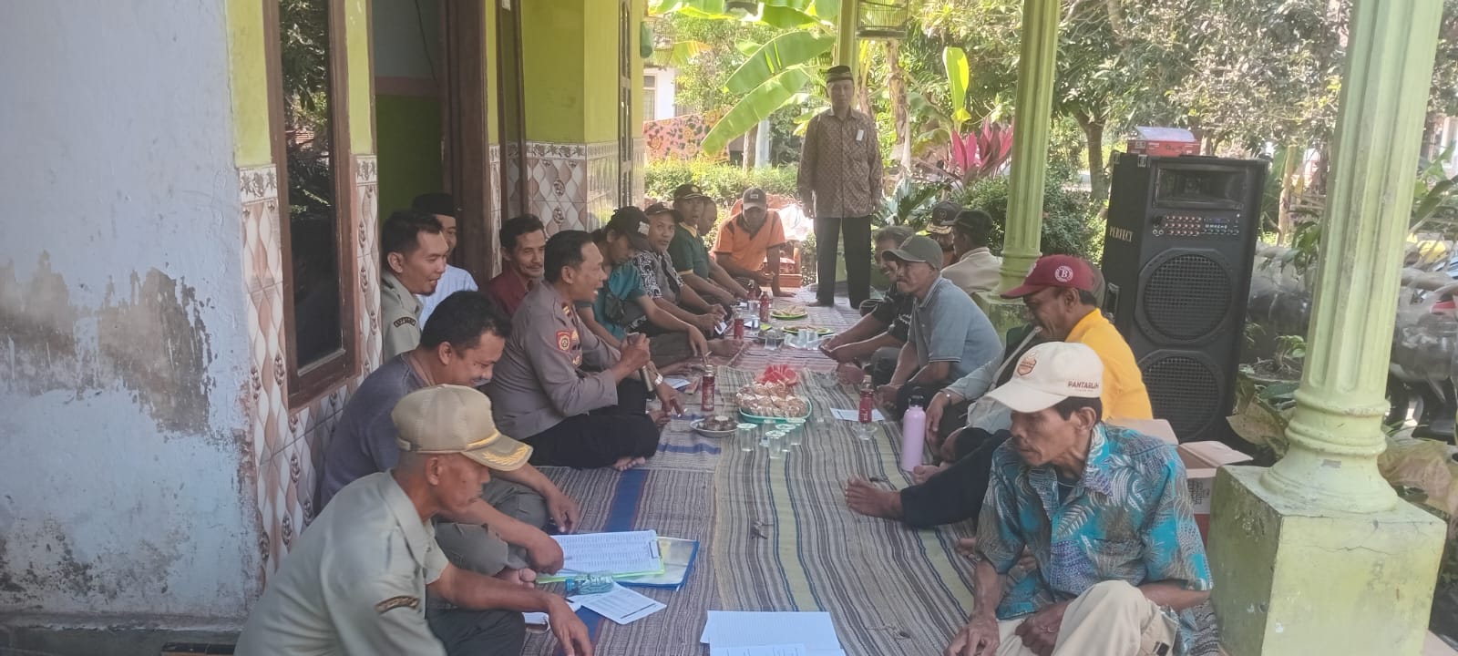 Kapolsek Rowokangkung Hadiri Udangan Gapoktan bersama Petani Sumbersari