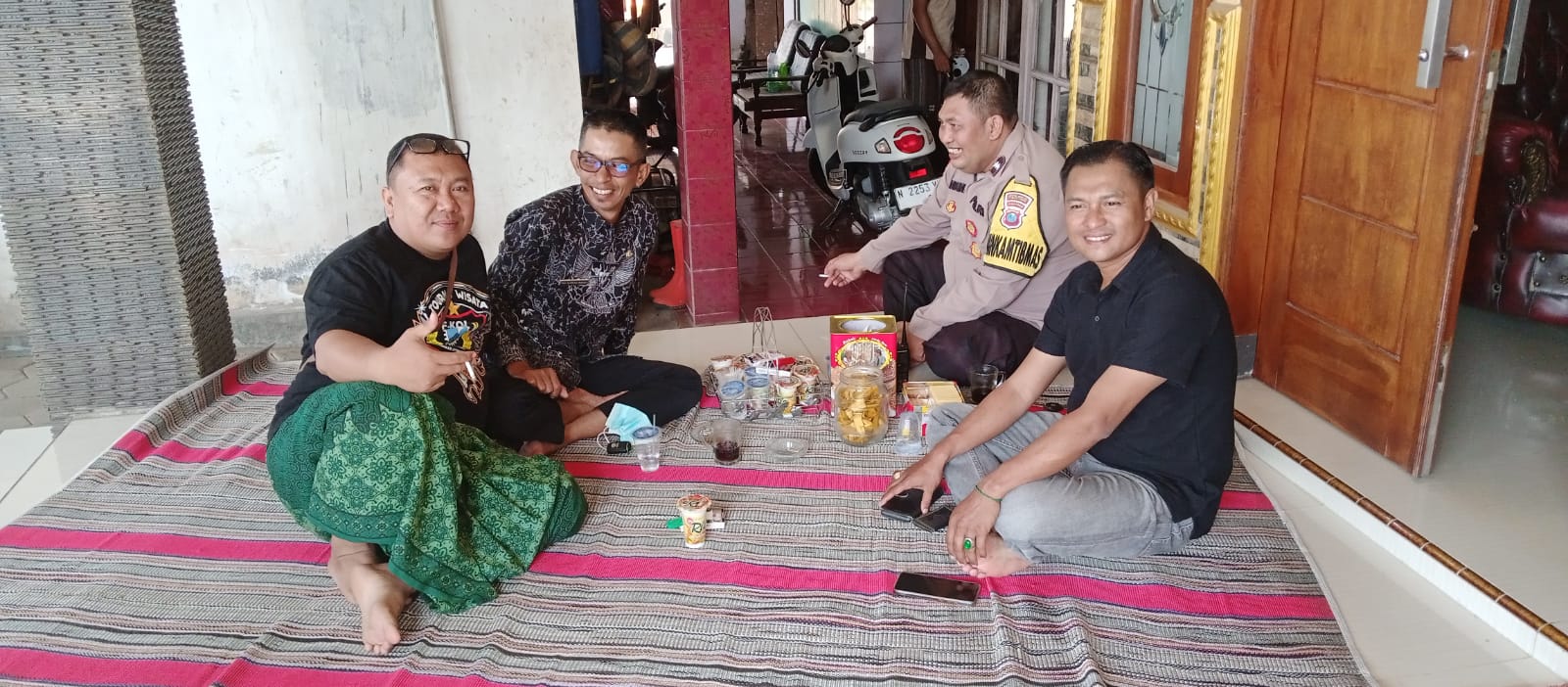 Bhabinkamtibmas Polsek Rowokangkung, Lakukan Patroli Dialogis Dengan Warga Binaan dan Sampaikan Pesan Kamtibmas Kepada Warga