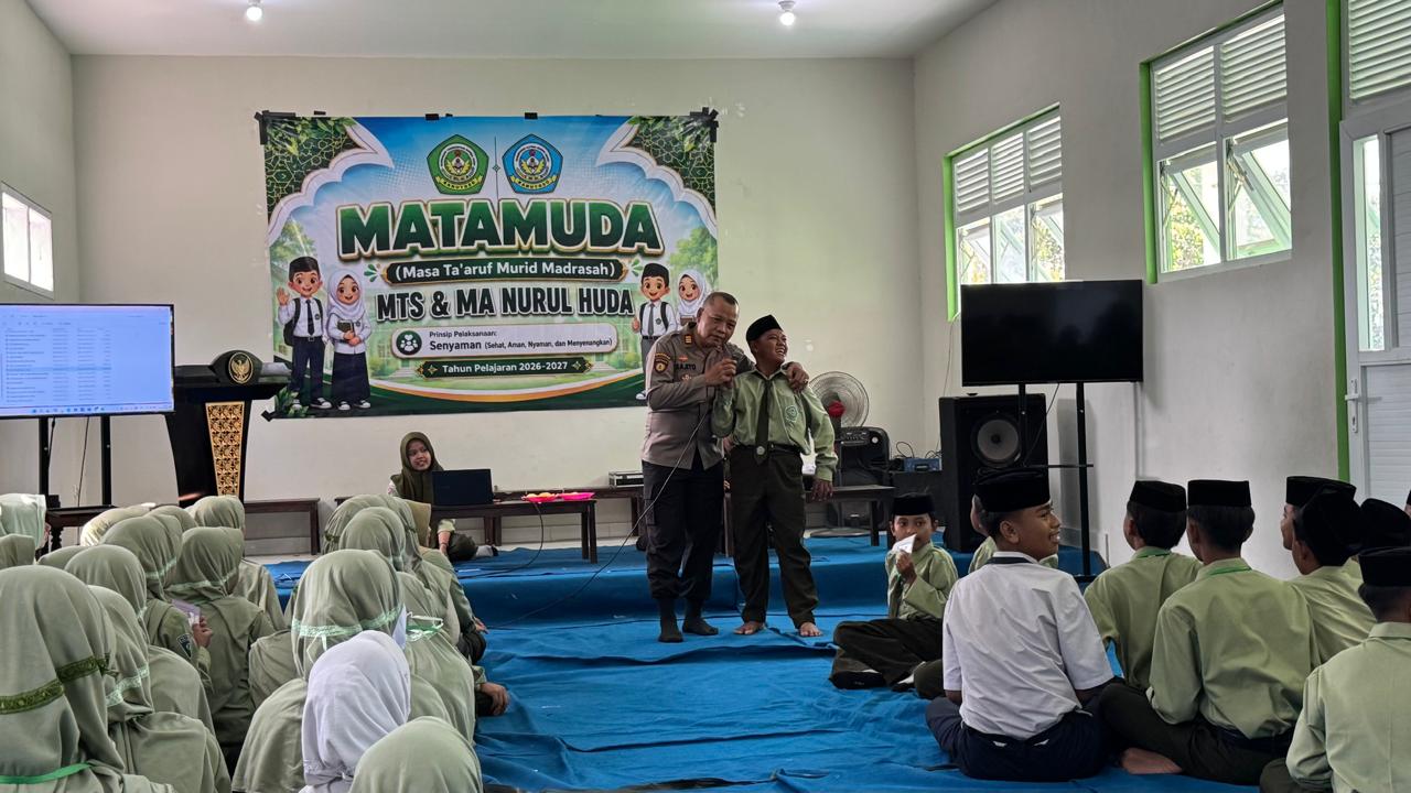 Kapolsek Ranuyoso Berikan Edukasi Bahaya Narkoba dan Bullying pada Kegiatan MPLS di MTs dan MA Nurul Huda Wates Wetan