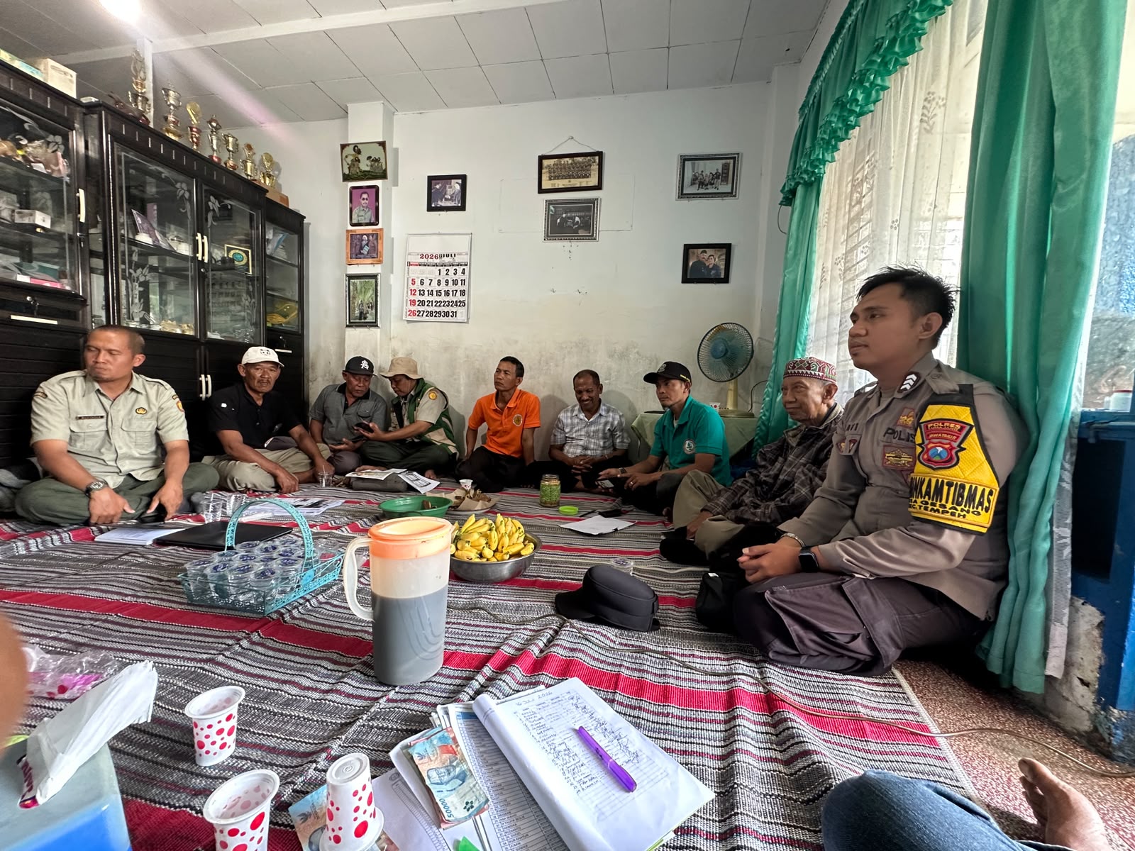 Bhabinkamtibmas Desa Gesang Hadiri Pertemuan Gapoktan Kecamatan Tempeh, Dorong Penerapan Teknologi Pertanian untuk Mendukung Swasembada Pangan 2027