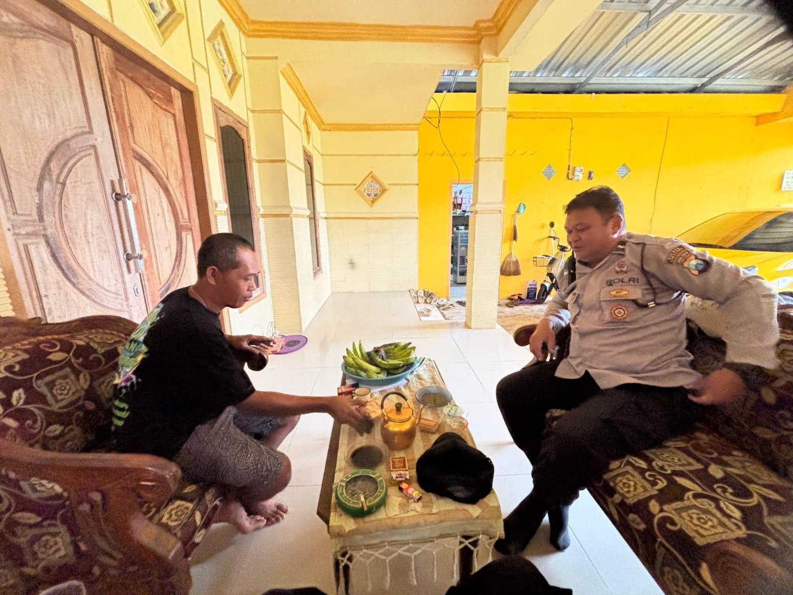 Sambang Dialogis Polmas Desa Tempeh Tengah Perkuat Sinergi Polri dan Tokoh Pemuda dalam Menjaga Keamanan Lingkungan