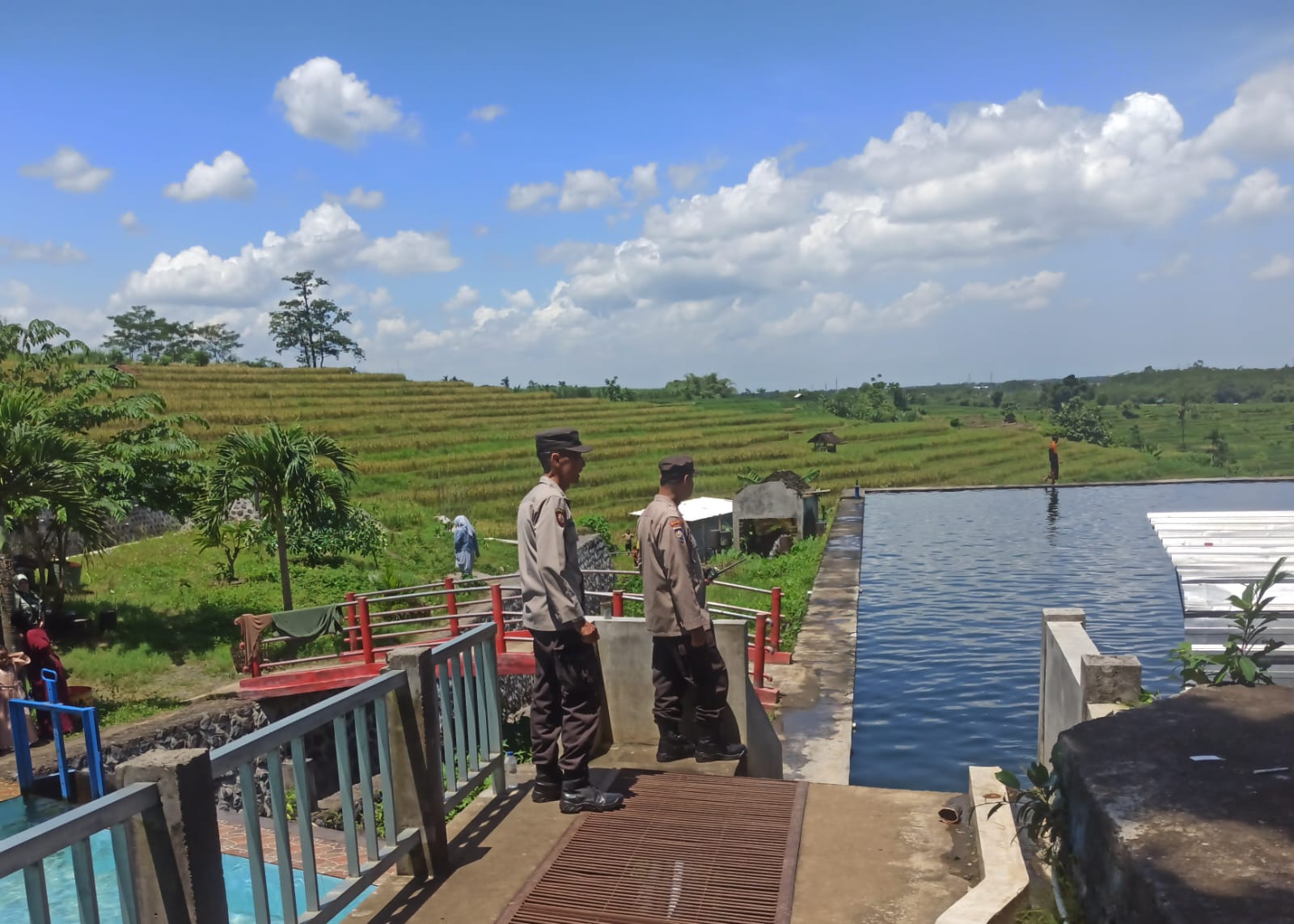Kapolsek Padang Patroli Obyek Wisata, Ingatkan Pengunjung Jaga Keselamatan dan Barang Bawaan