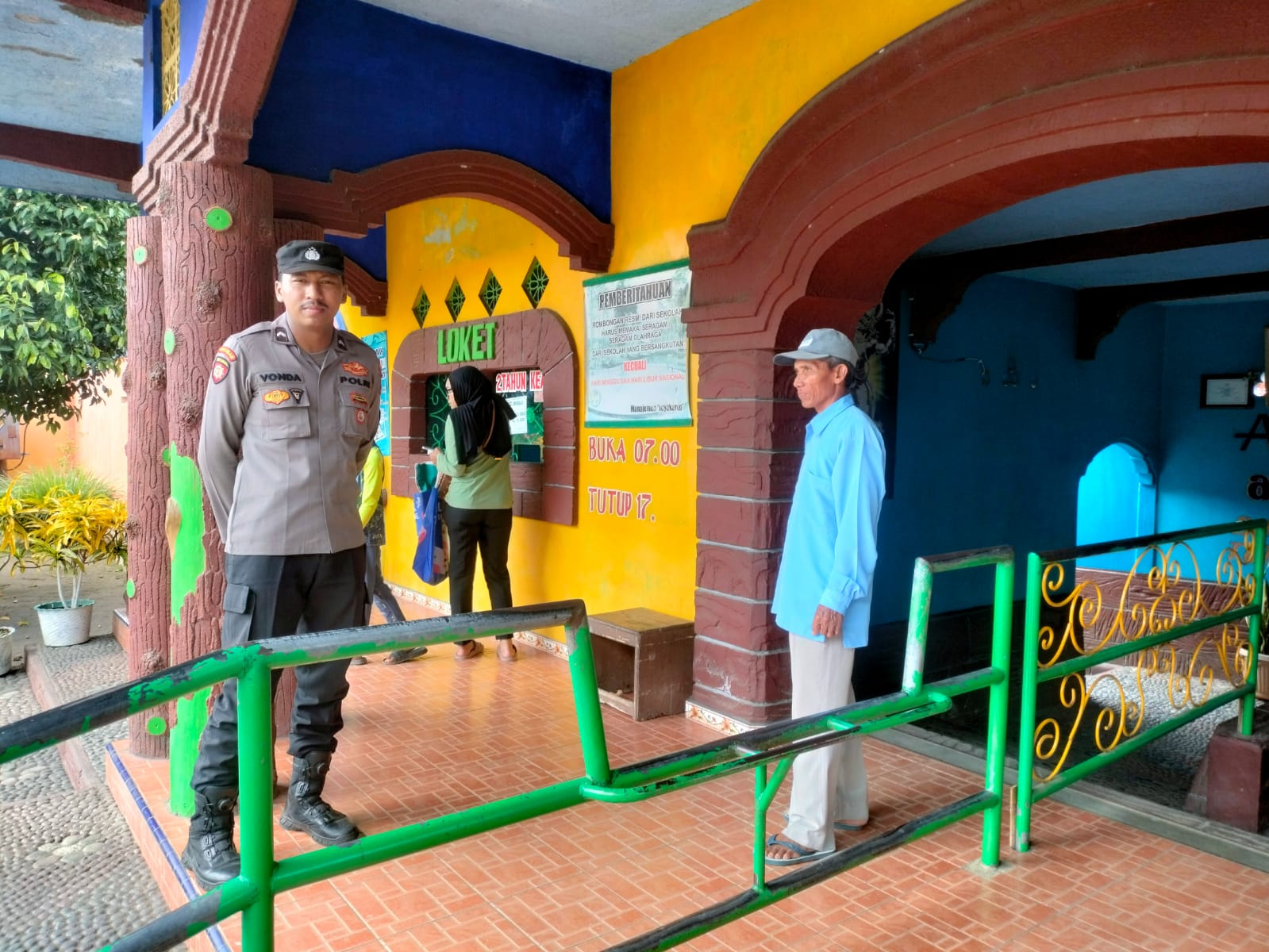 Patroli Dialogis Polsek Tempeh di Wisata Pemandian Joyokarto Perkuat Kesadaran Bersama Menjaga Keamanan Pengunjung
