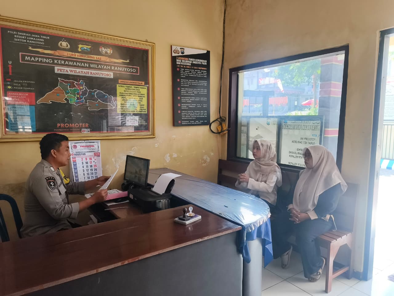 Personil Polsek Ranuyoso Mendapat Apresiasi atas Pelayanan Prima untuk Masyarakat