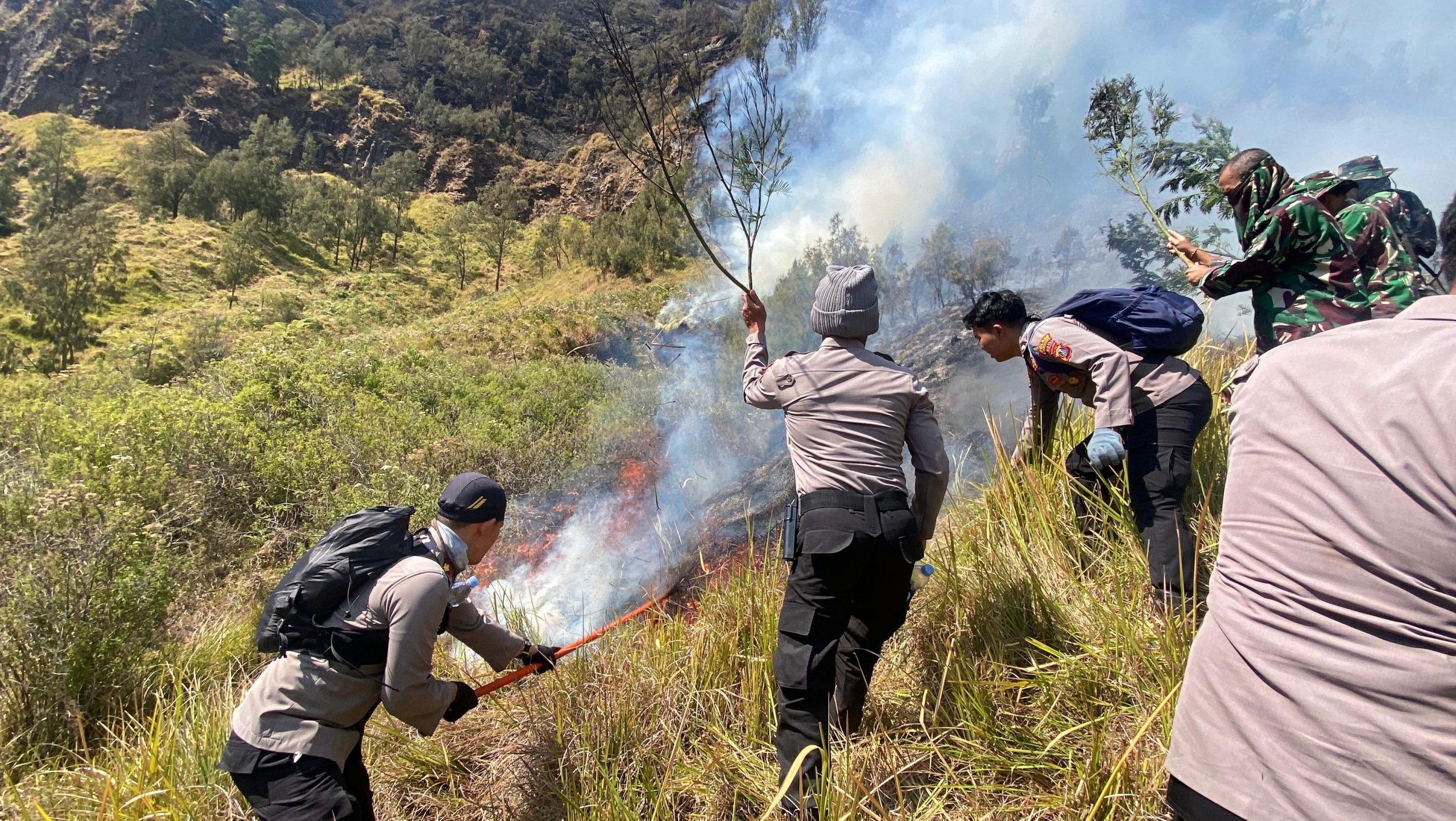 Polres Probolinggo Intensifkan Penanganan Karhutla di Lereng Gunung Bromo