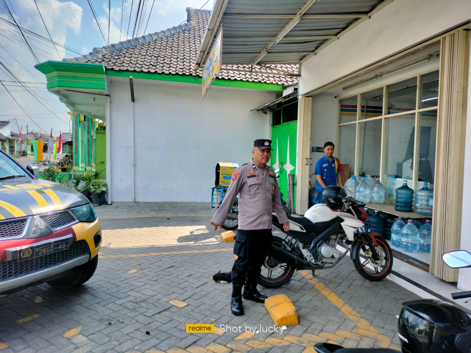 Patroli Dialogis Polsek Tempeh Sasar Pertokoan Modern, Antisipasi Gangguan Kamtibmas