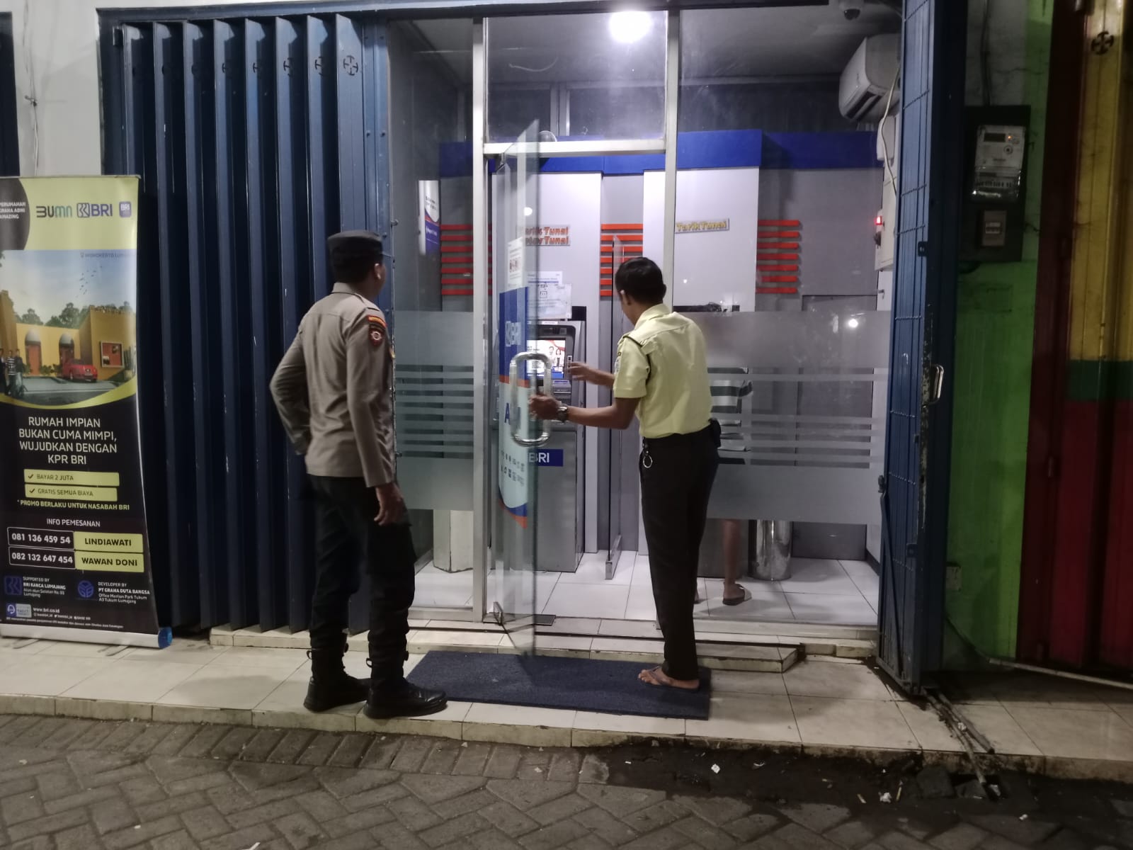 Patroli Malam Polsek Tempeh Sasar Perbankan dan ATM BRI Unit Tempeh untuk Cegah Gangguan Kamtibmas