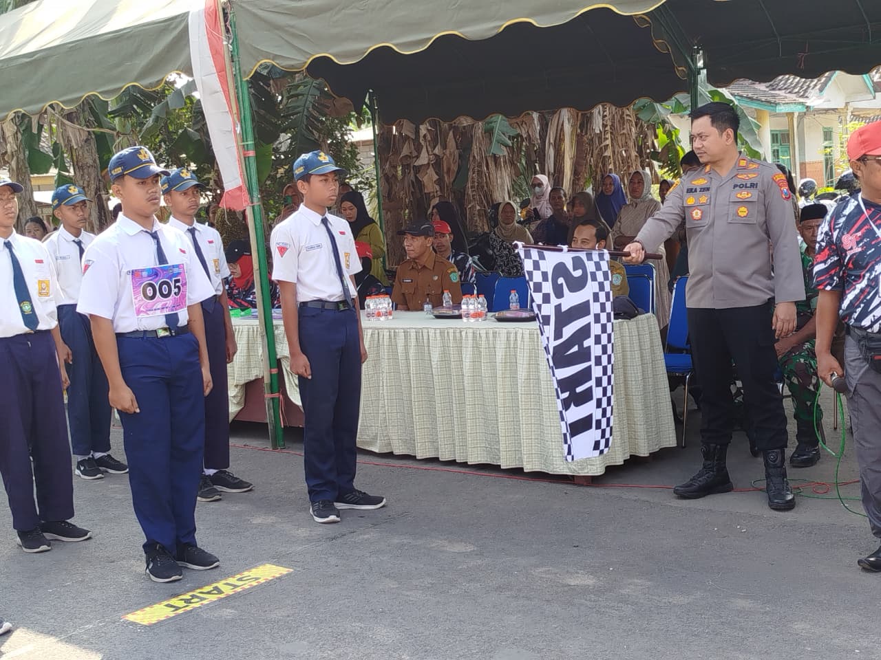 Meriahkan HUT RI ke-81, 33 Pleton Ikuti Lomba Gerak Jalan PBB se-Kecamatan Tekung