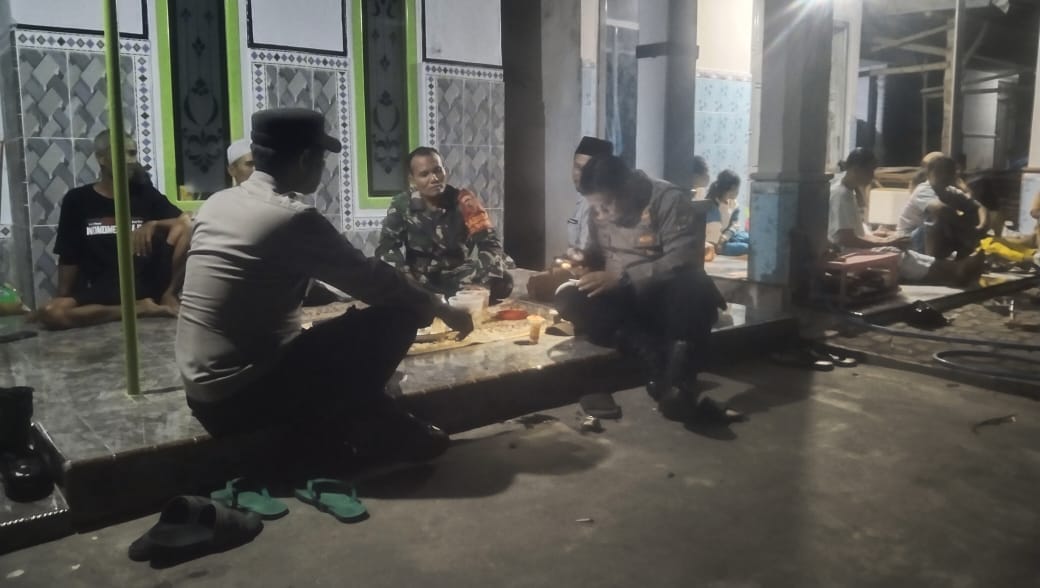 Sambang Warga Desa Pandanarum, Polsek Tempeh Dorong Kesadaran Bersama Jaga Kamtibmas dan Perkuat Siskamling