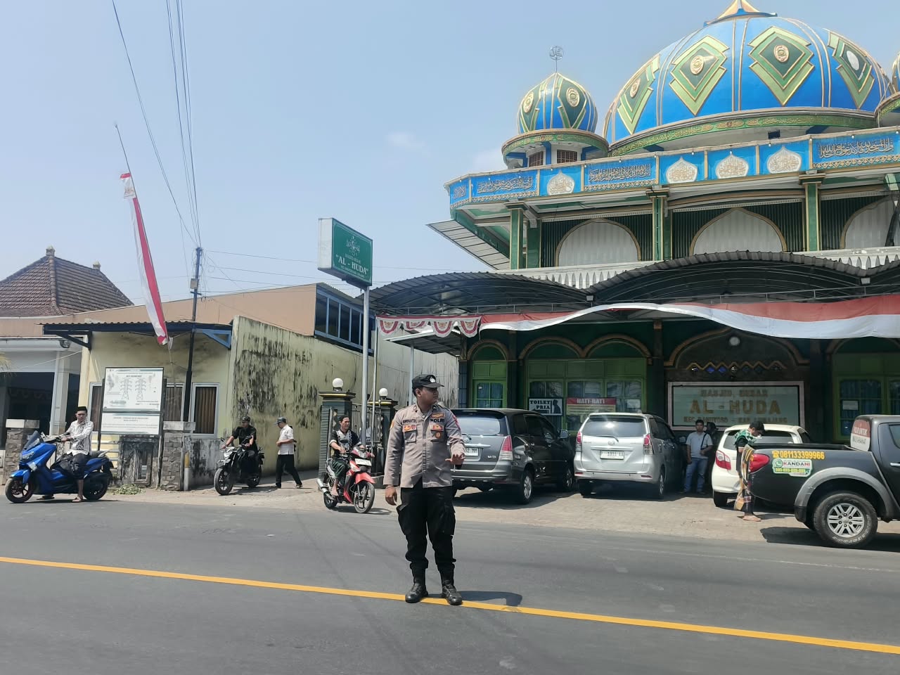 Polsek Ranuyoso Melaksanakan Pengamanan dan Turlalin di Masjid Al Huda Ranuyoso