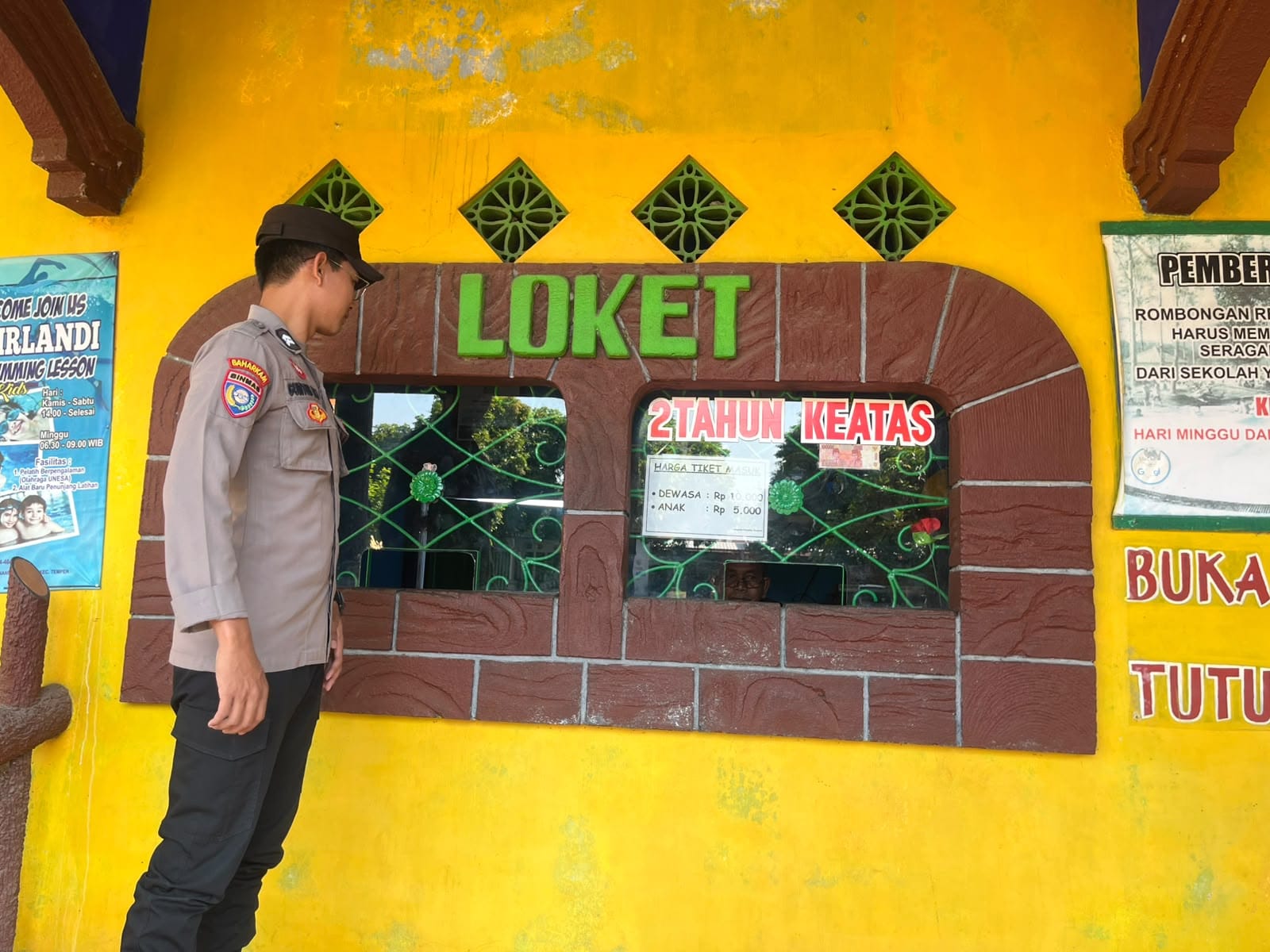 Patroli Dialogis Polsek Tempeh di Pemandian Joyokarto, Polisi Ajak Pengunjung dan Pengelola Tingkatkan Kewaspadaan