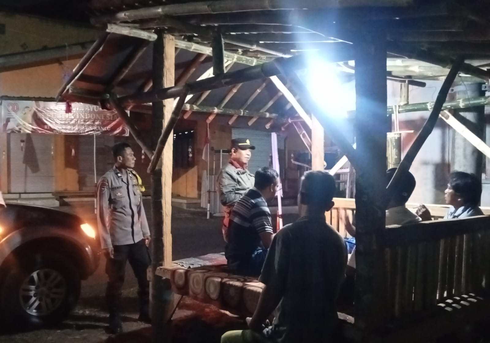 Patroli Blue Light Polsek Padang, Kapolsek Padang Sampaikan Himbauan Langsung kepada Warga di Jam Rawan