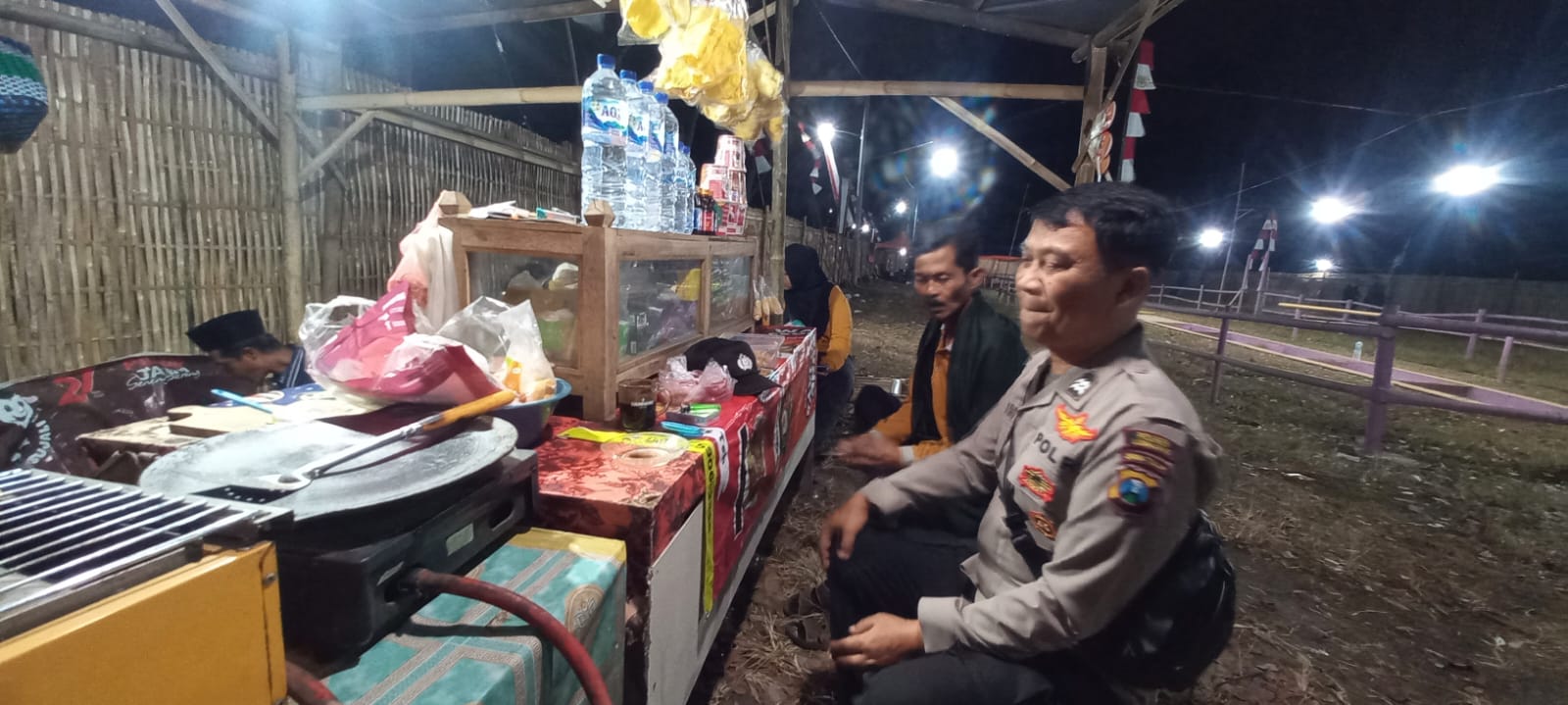 Polsek Klakah Pantau Lomba Tarik Tambang di Tegalrandu, Pastikan Kegiatan HUT RI Berlangsung Aman
