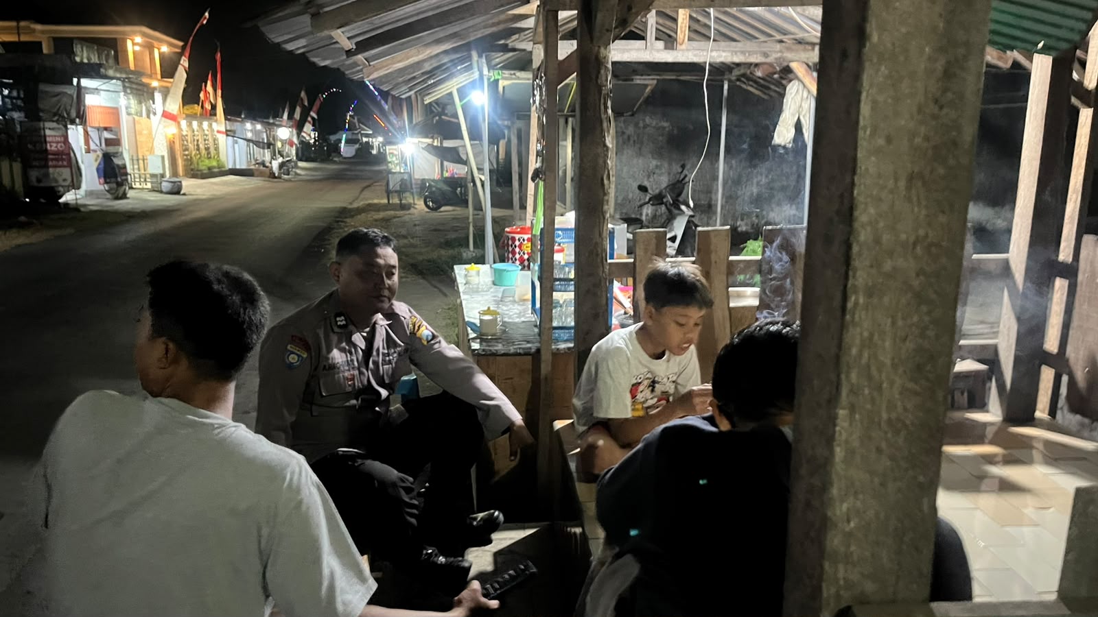 Bhabinkamtibmas Polsek Tempeh Sambangi Generasi Muda Kaliwungu, Dorong Kesadaran Bersama Jaga Kamtibmas