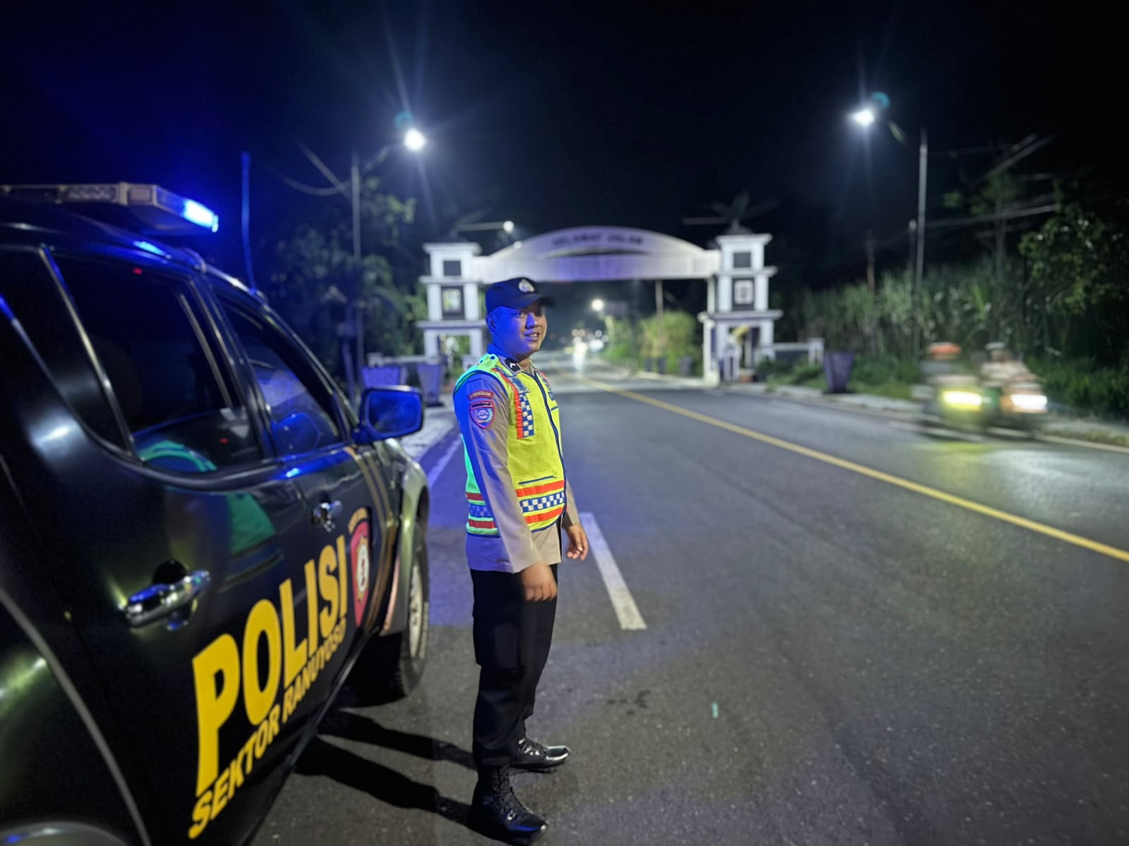 Patroli Malam Hari Polsek di Sepanjang Jalan Raya Ranuyoso Antisipasi Kejahatan Jalanan