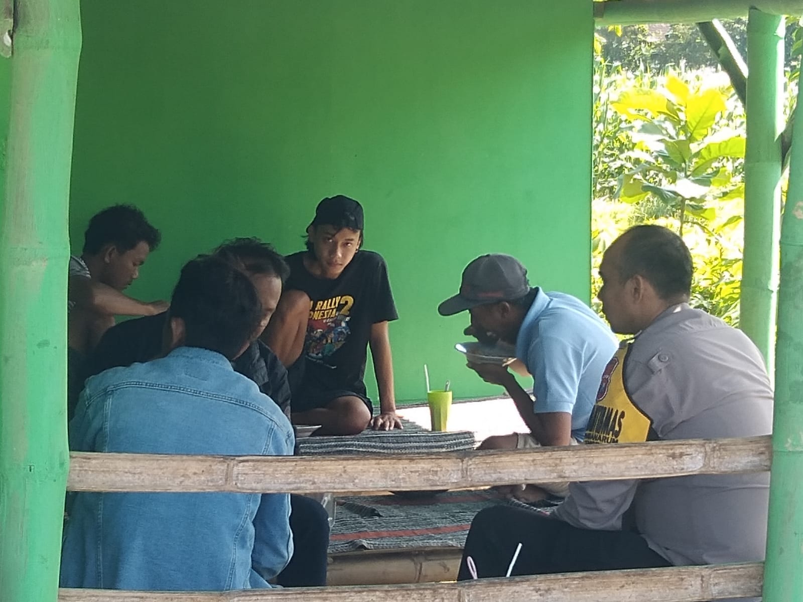 Bhabinkamtibmas Desa Pandanarum Ajak Warga Perkuat Kesadaran Bersama Jaga Kamtibmas di Ruang Publik dan Permukiman