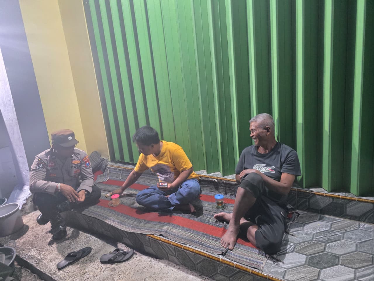 Polsek Tempeh Sambangi Warga Desa Tempeh Lor, Perkuat Kesadaran Bersama Jaga Kamtibmas