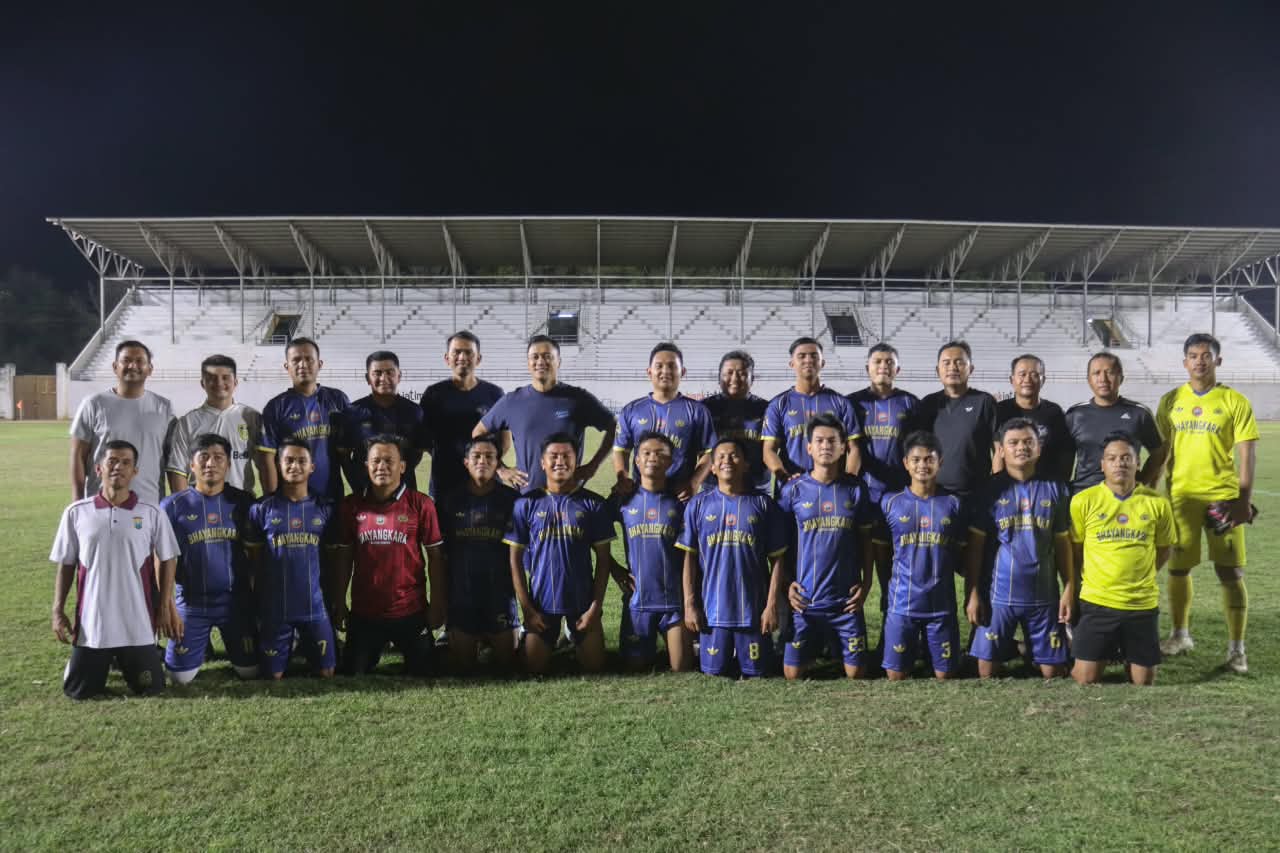 Polres Lumajang Menang 2-1 atas PKDI, Kapolres Riki Yariandi Cetak Gol