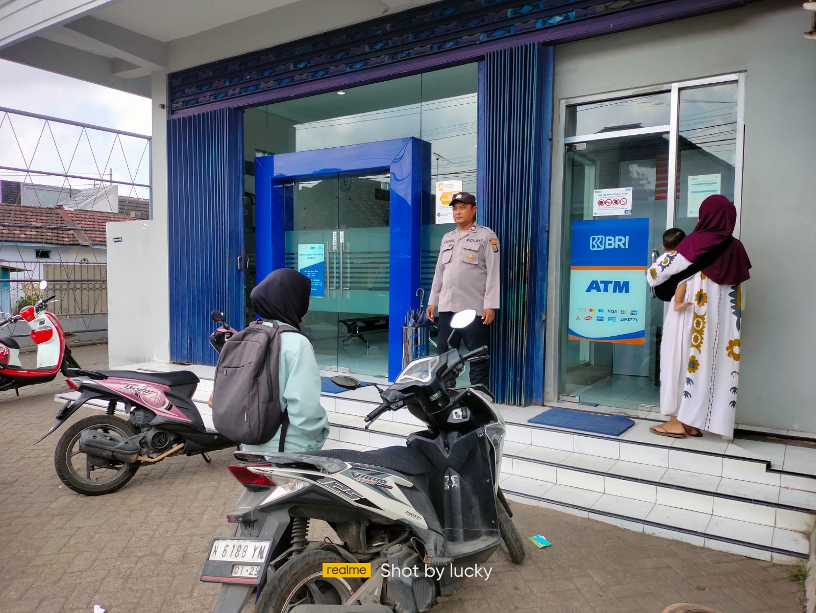 Patroli Dialogis Polsek Tempeh Sasar Perbankan dan Rumah ATM BRI Unit Pulo, Antisipasi 3C
